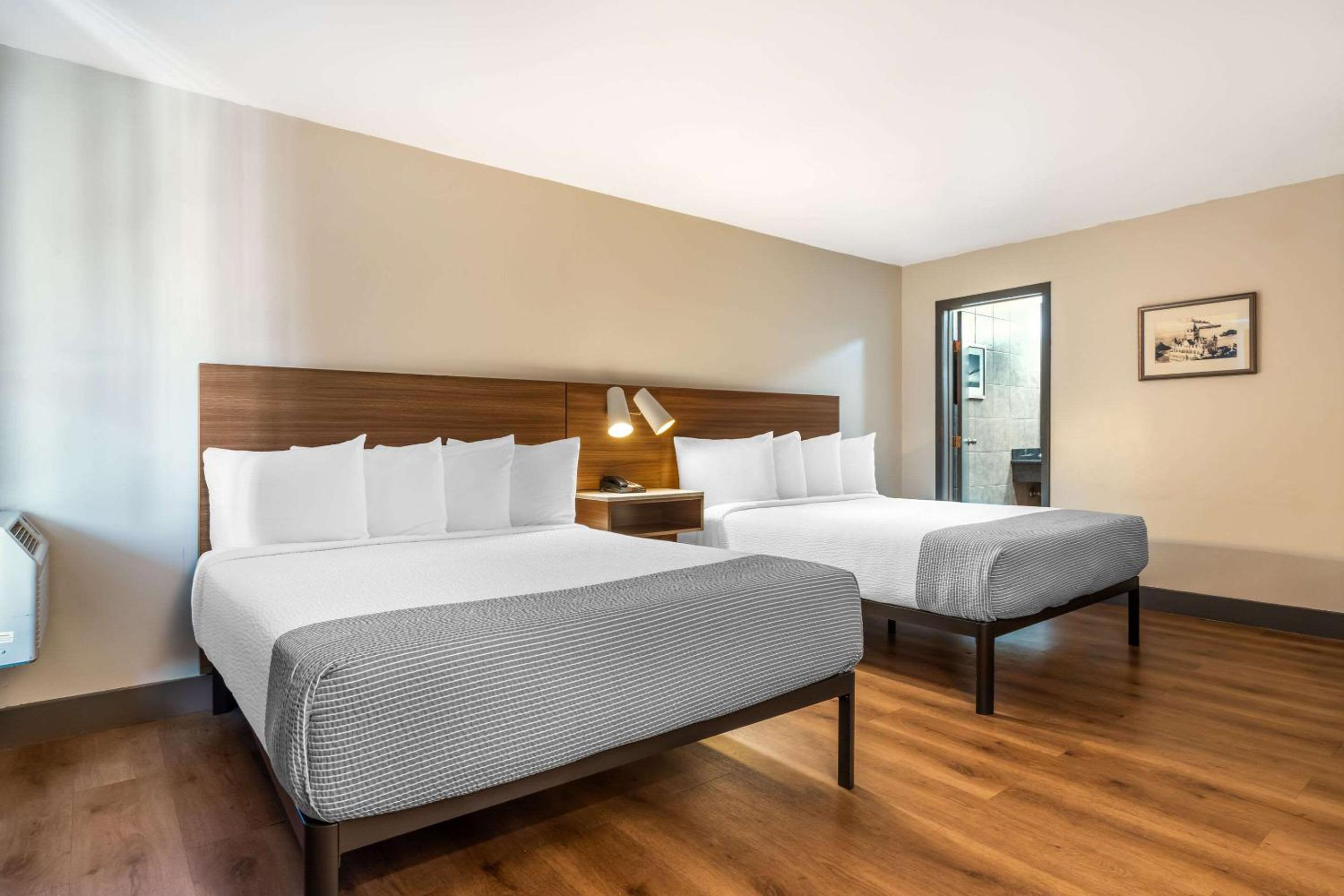 Large Quadruple Room with Two Queen Beds - Non Smoking