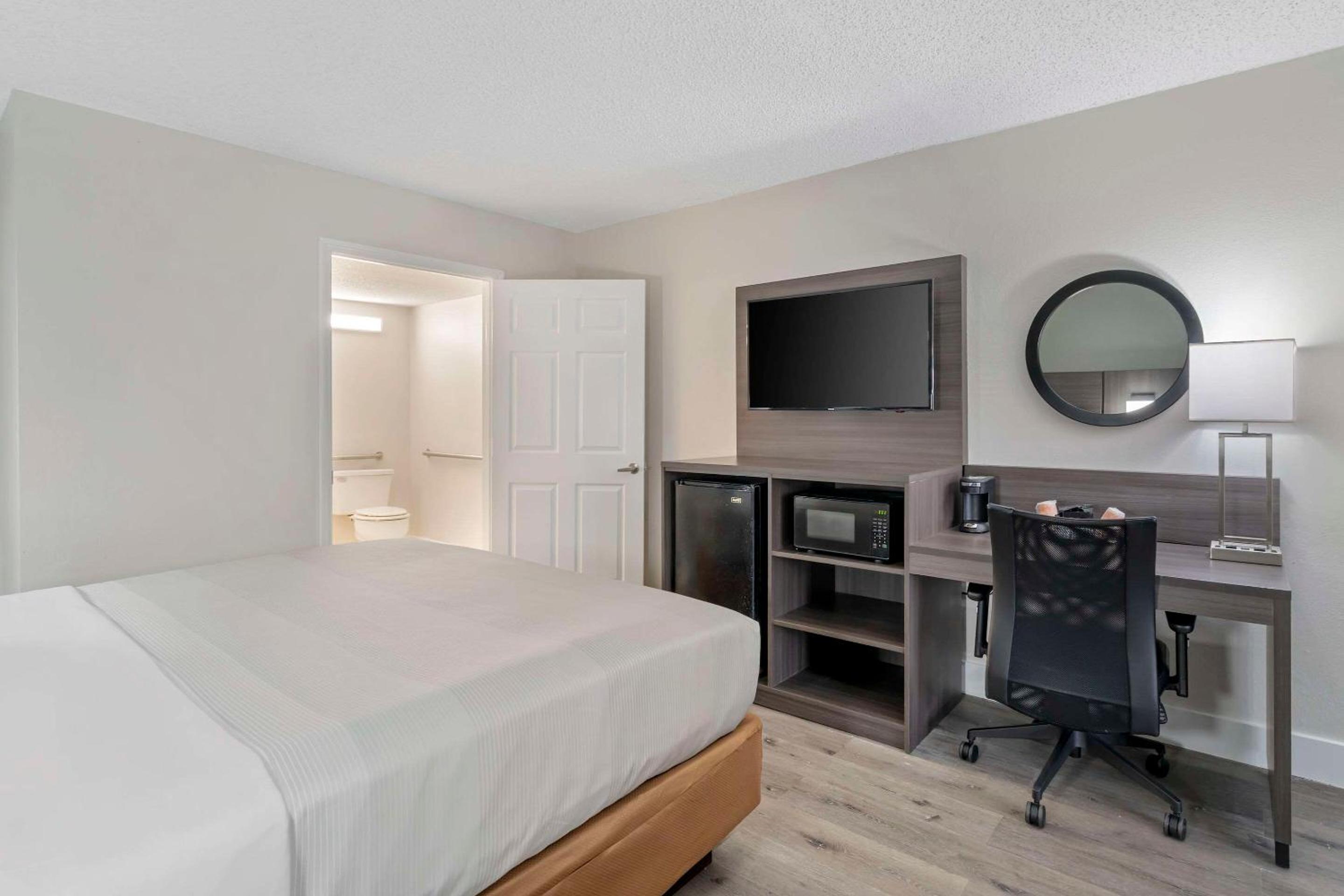 King Suite with Sofa - Non Smoking