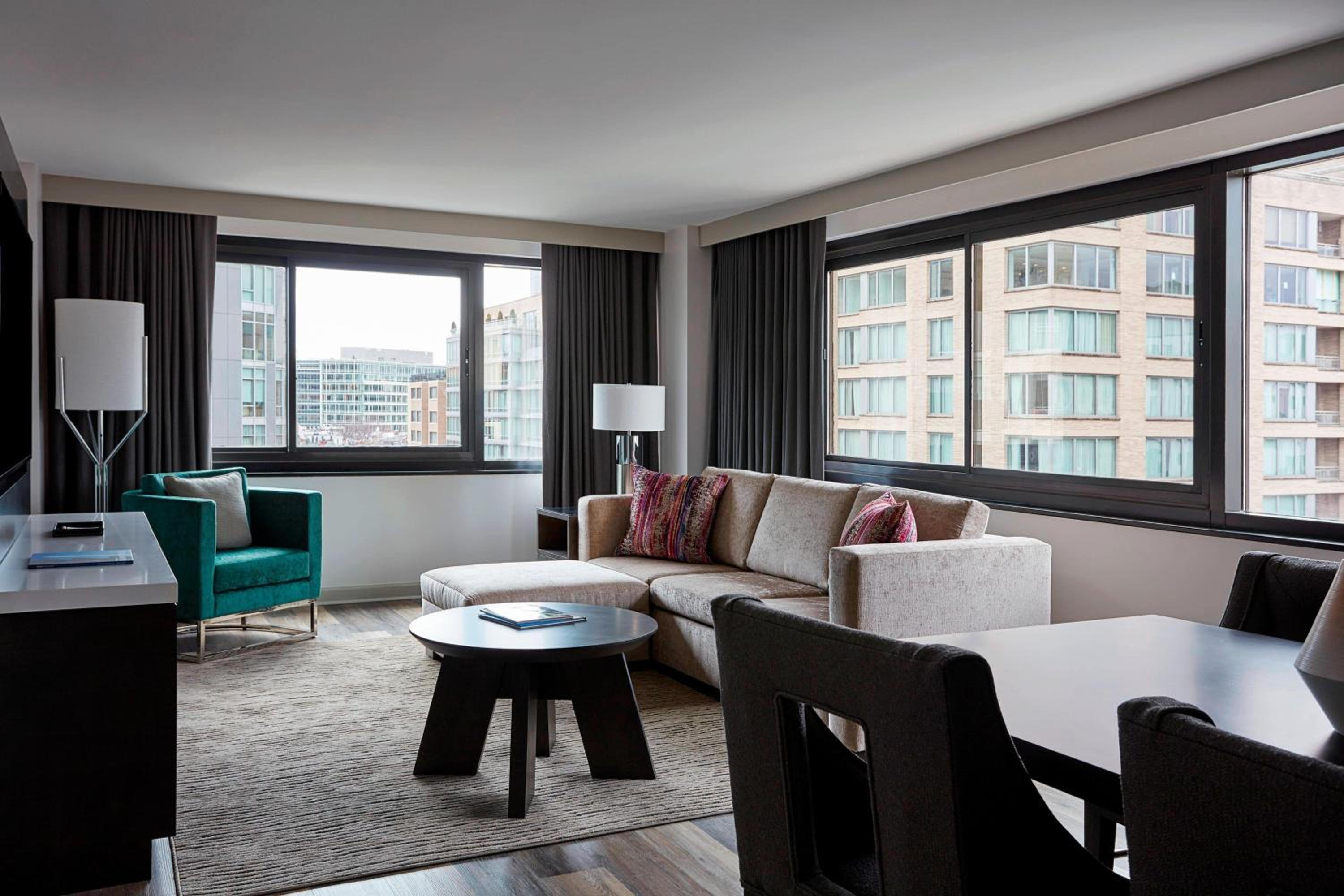 One-Bedroom Premier King Suite