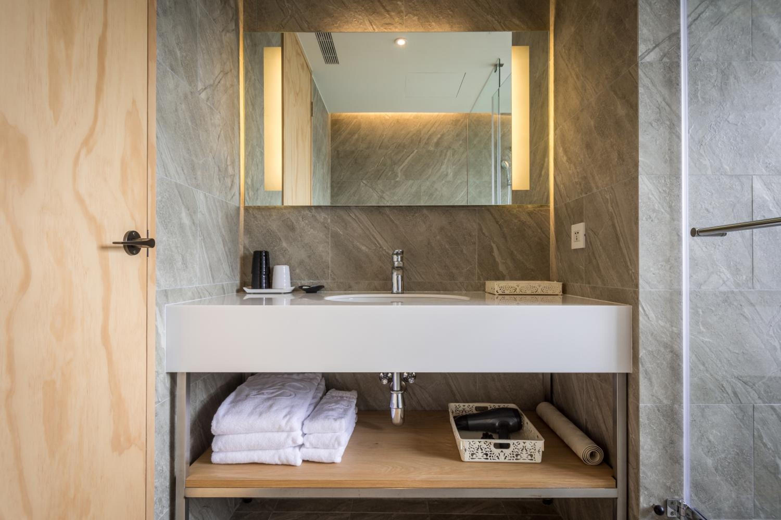 Triple Room with City View