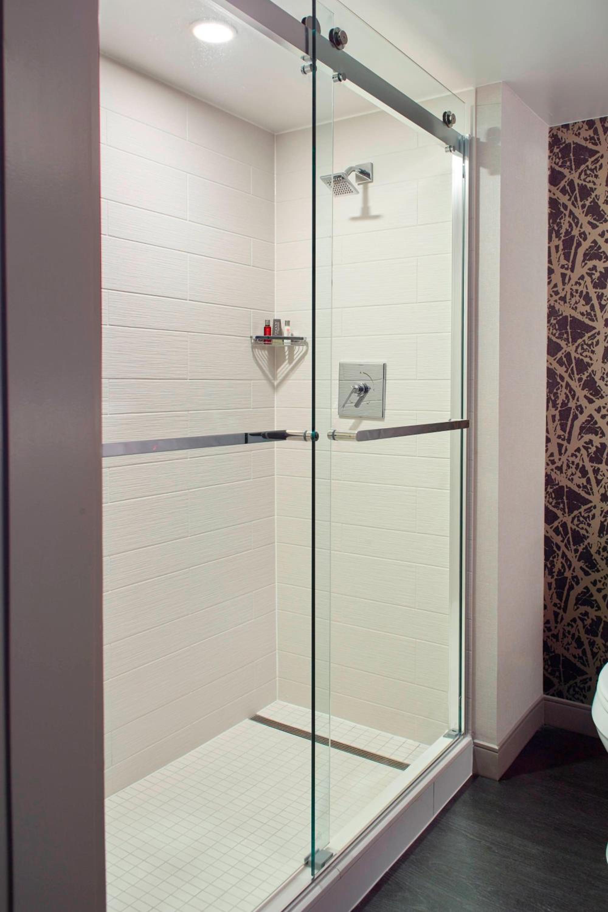 Queen Room with Two Queen Beds and Adapted Tub - Mobility and Hearing Accessible