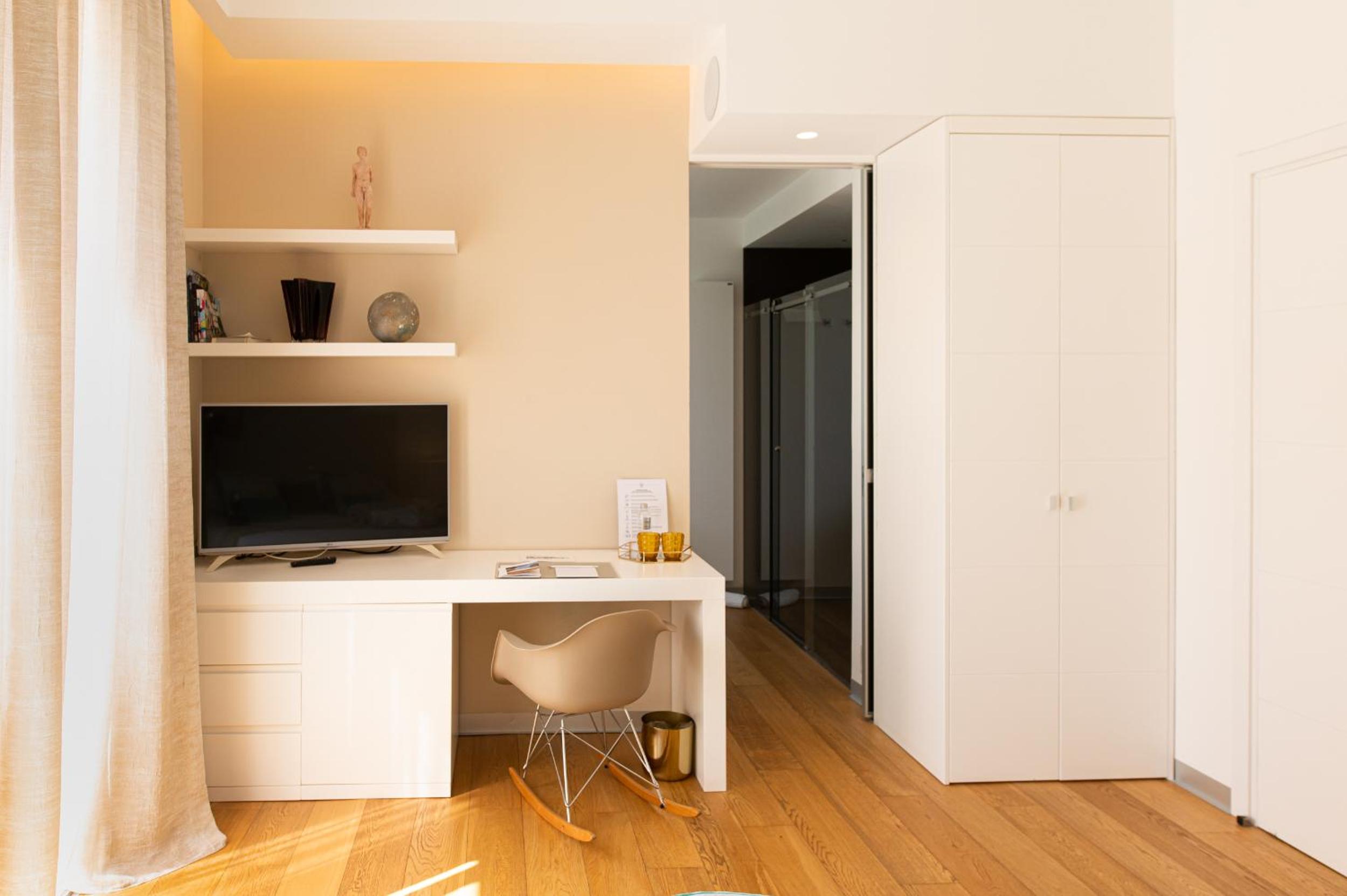 Superior Deluxe Double or Twin Room 