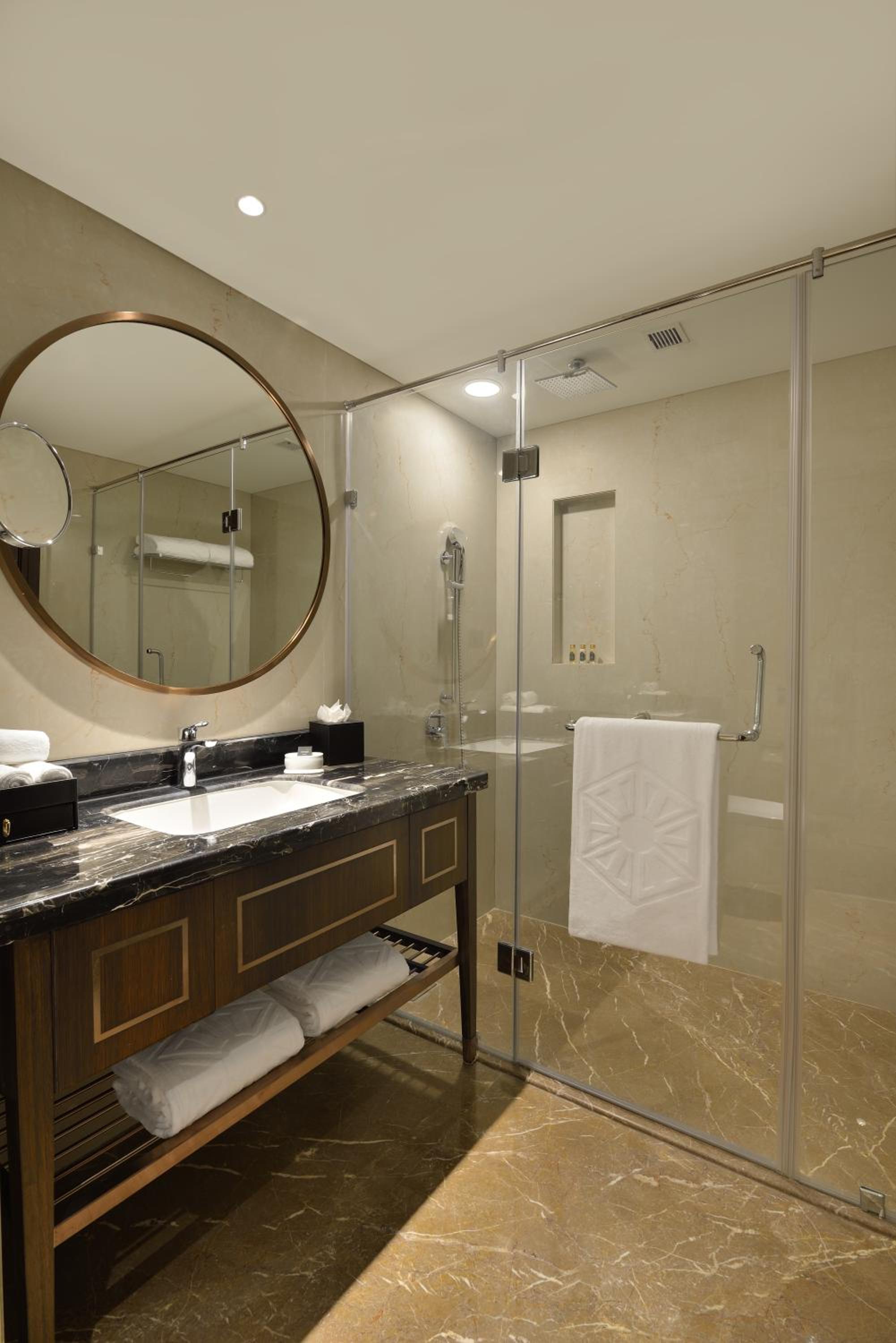 Luxury Room King Bed