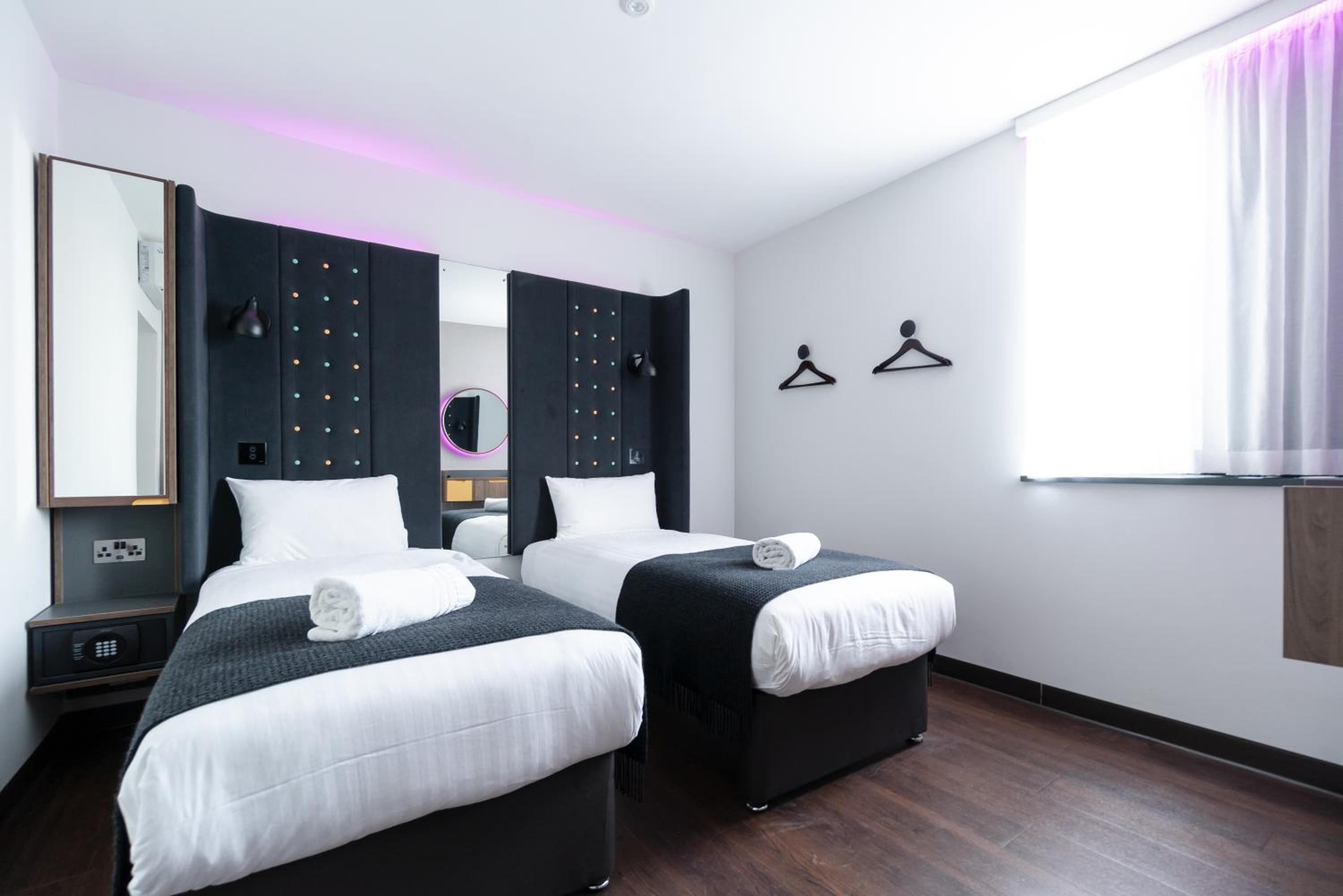 Cozy Twin with Window