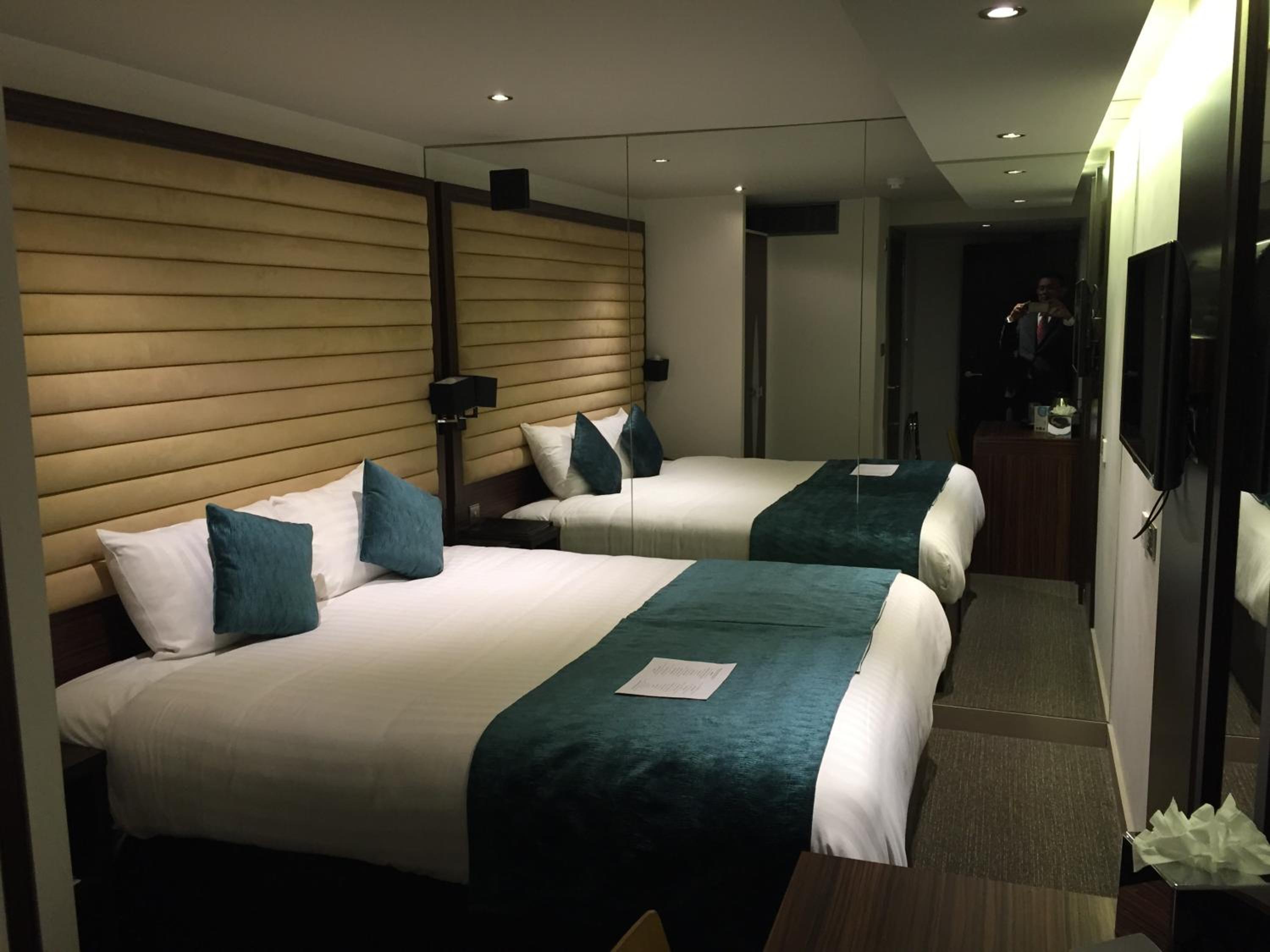 Double Room - No Window