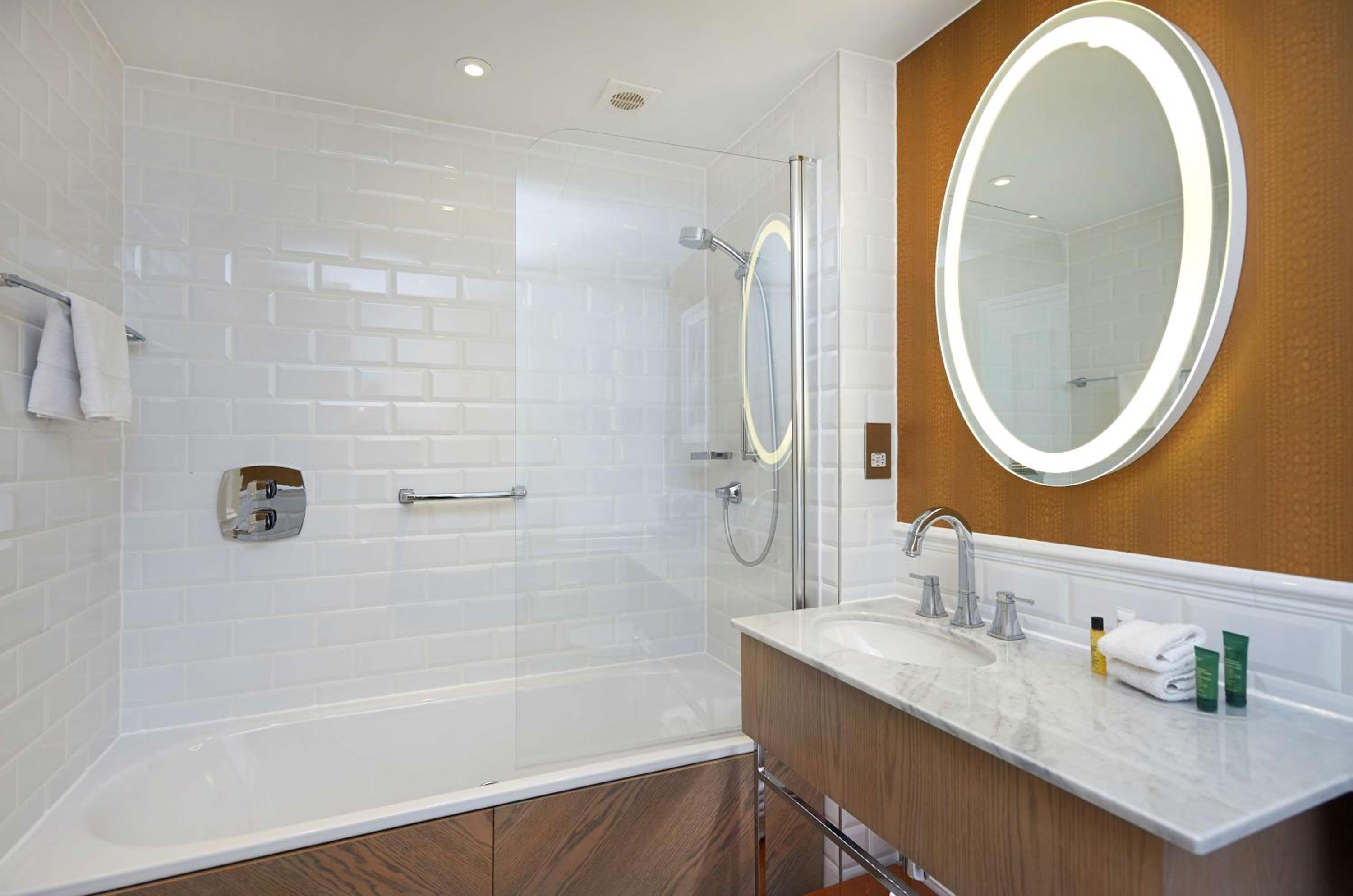 Deluxe King Room with View