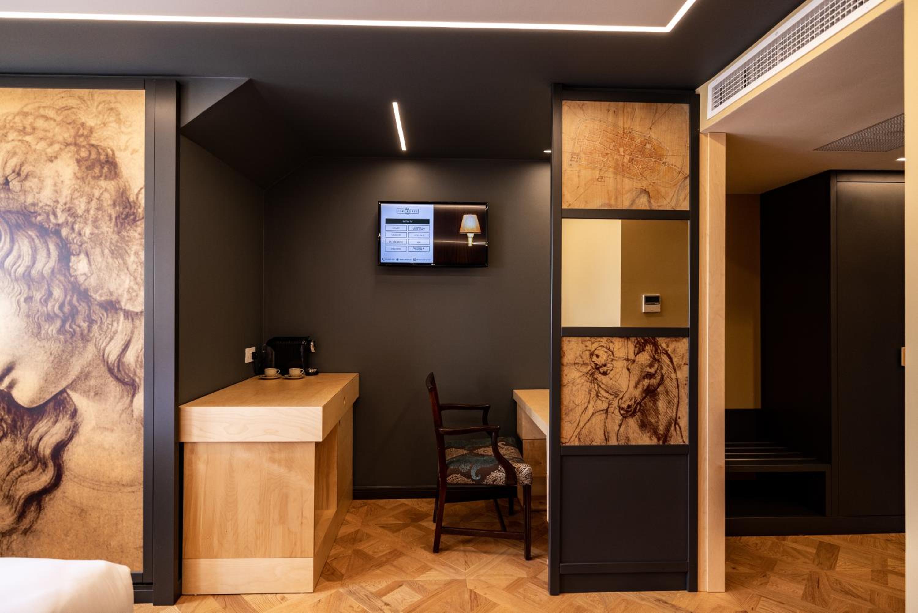 Deluxe King Room