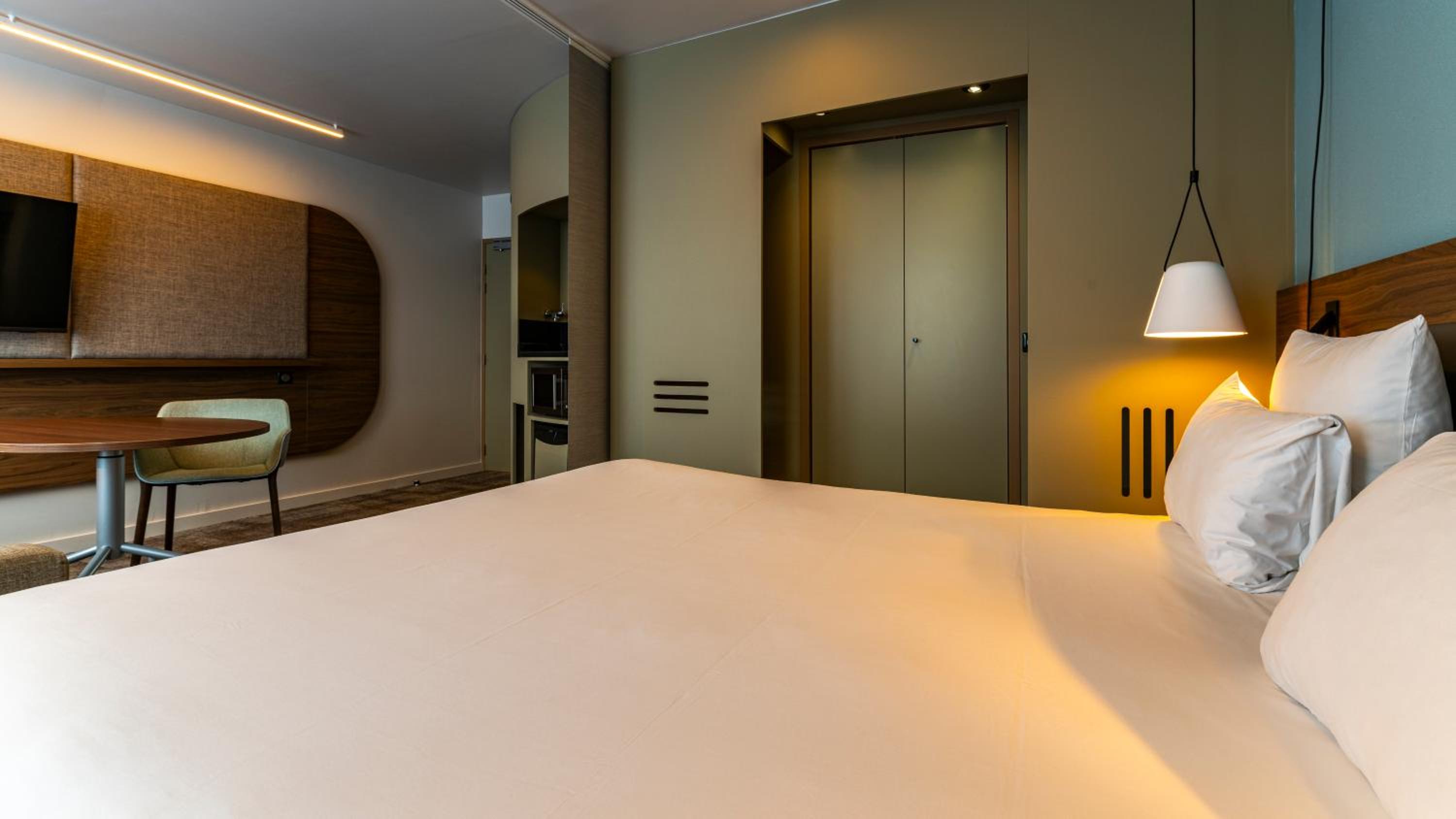 Queen Suite with Sofa Bed