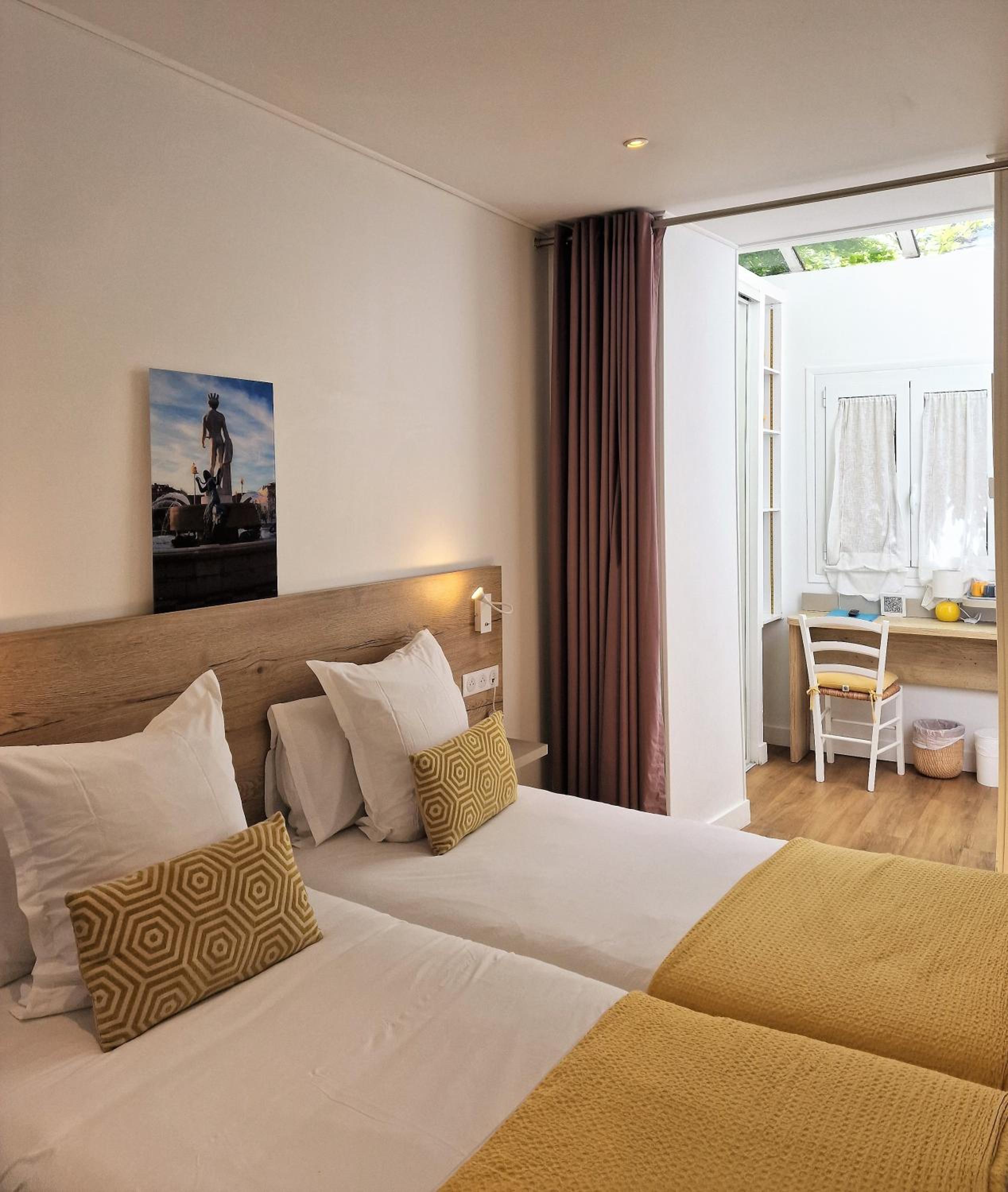 Double room with patio view - Ground Floor