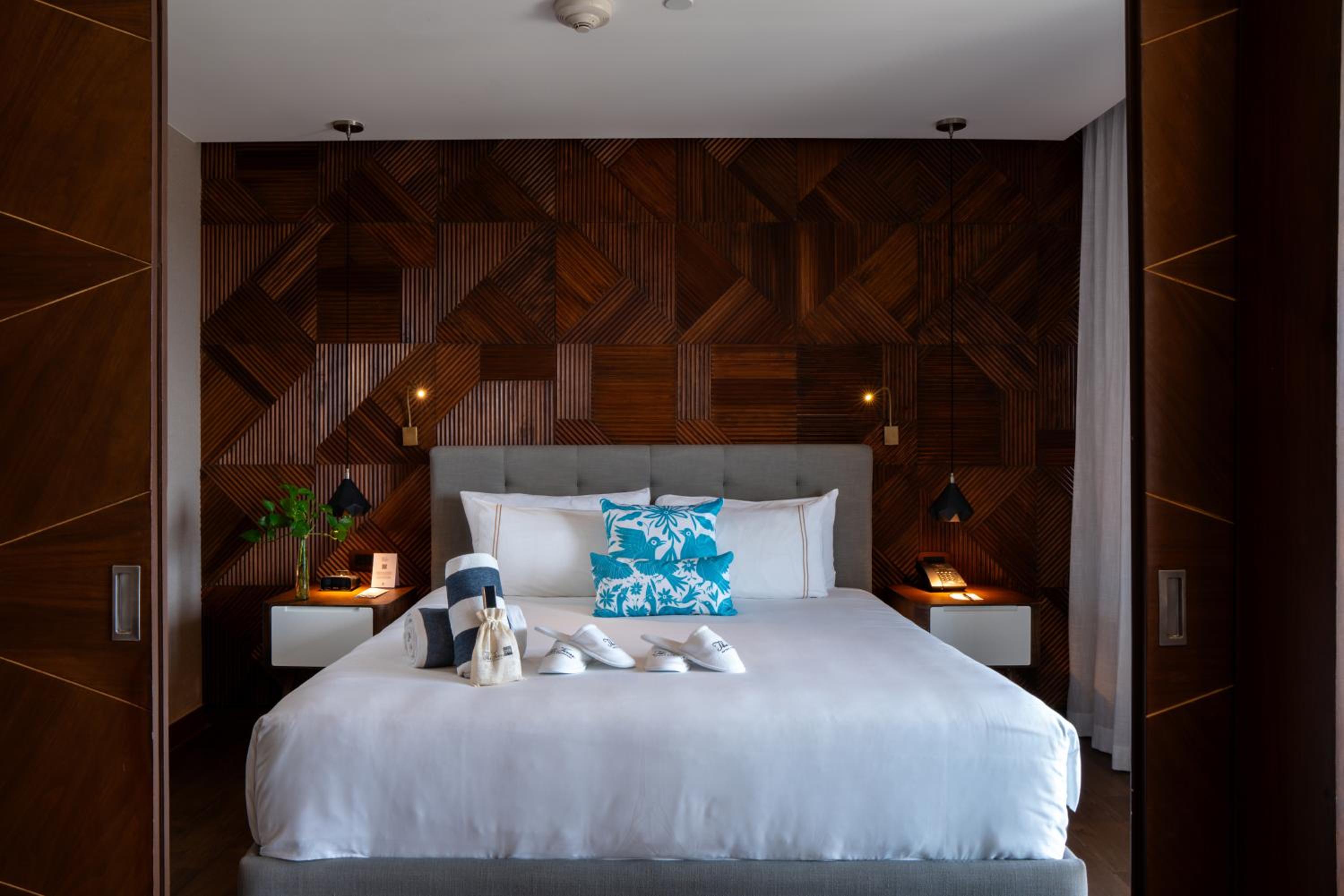 One-Bedroom King Suite with Partial Ocean View
