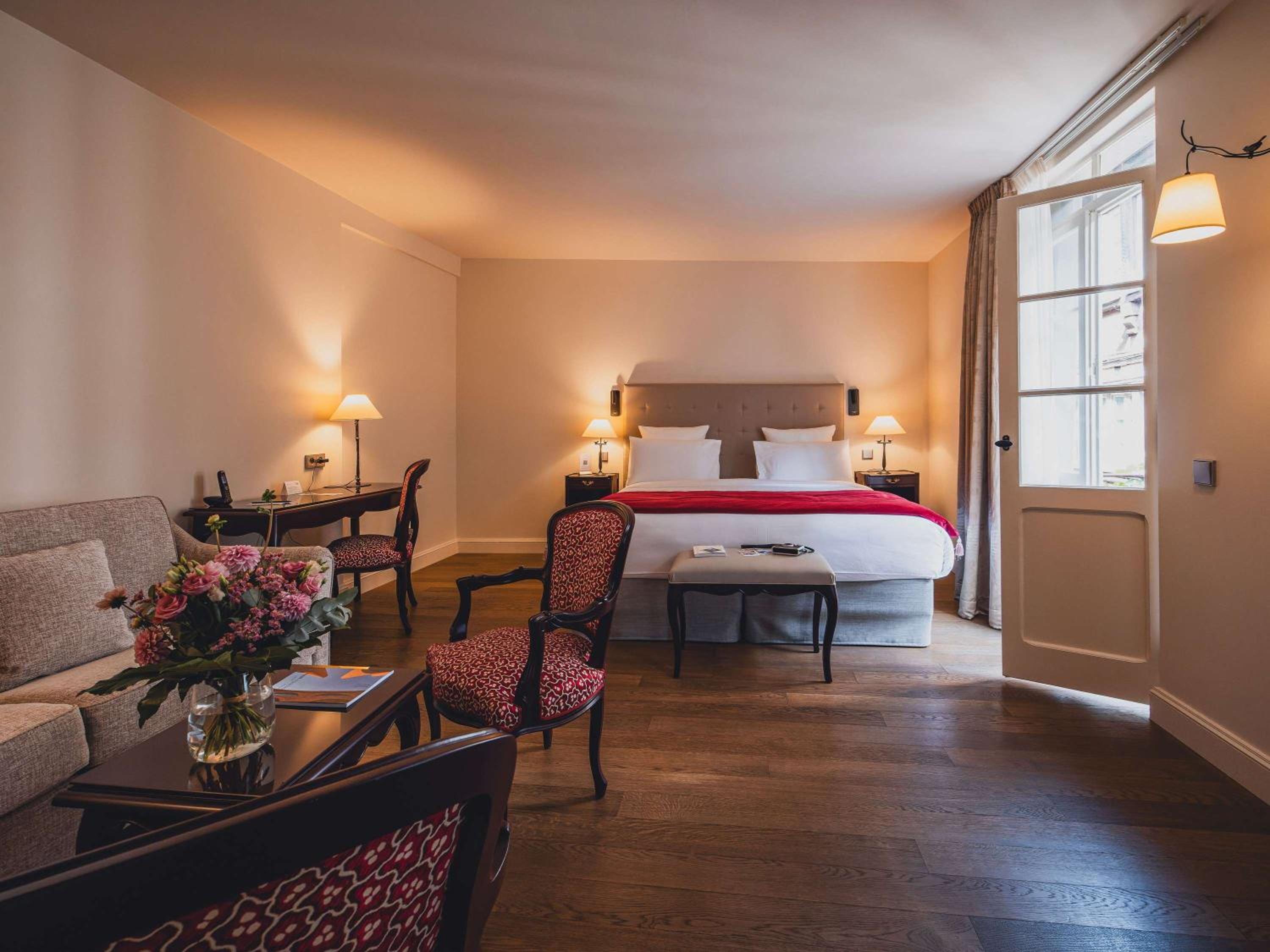 Prestige Room with Queen Bed or Twin Beds