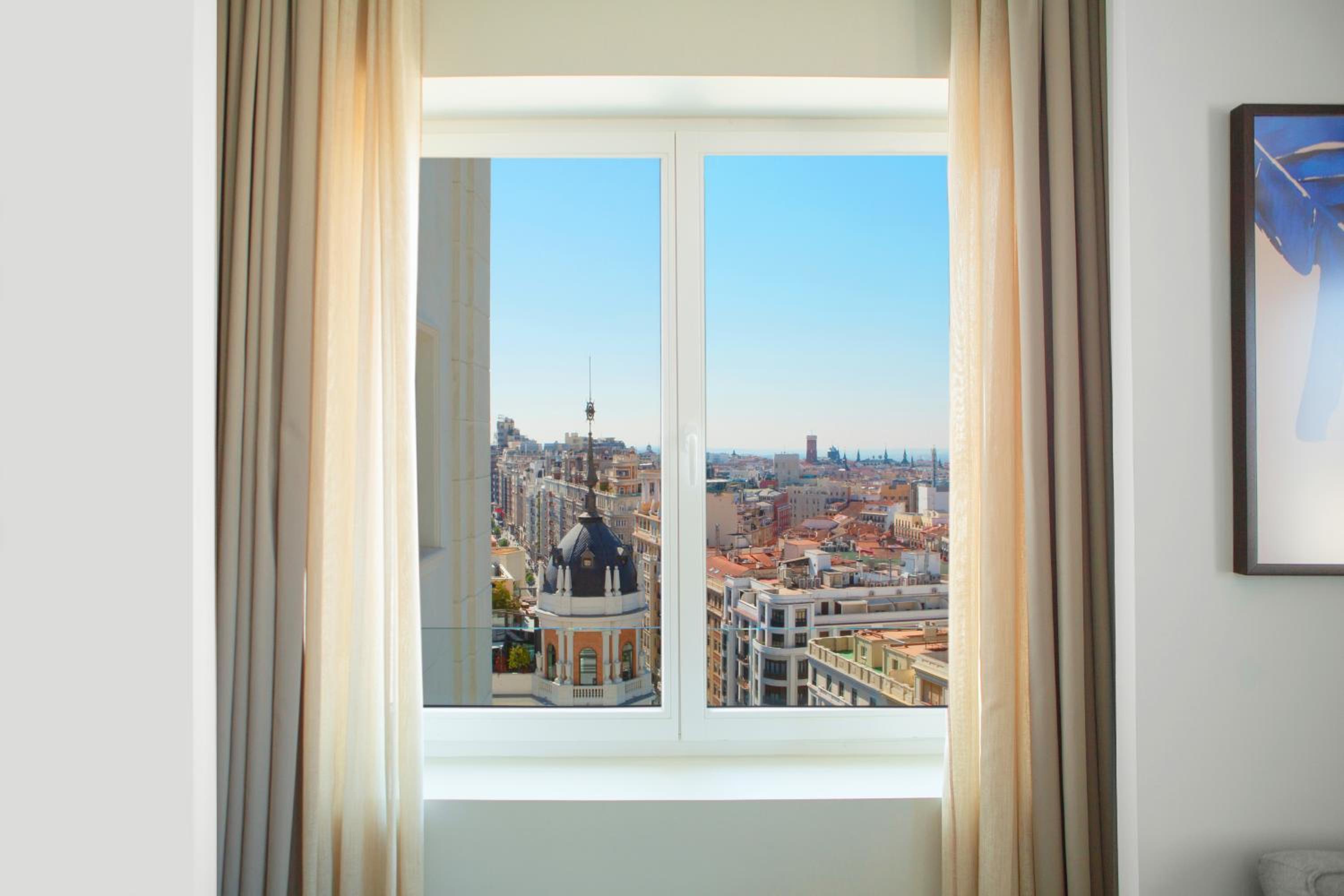 Deluxe King Room with View