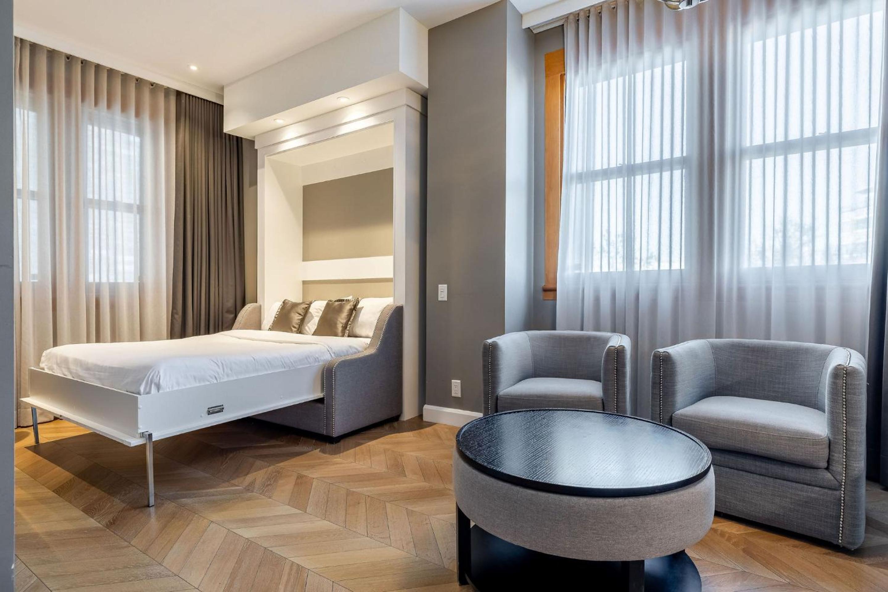 Junior Suite / Building B / Kitchenette / Animals Not Permitted