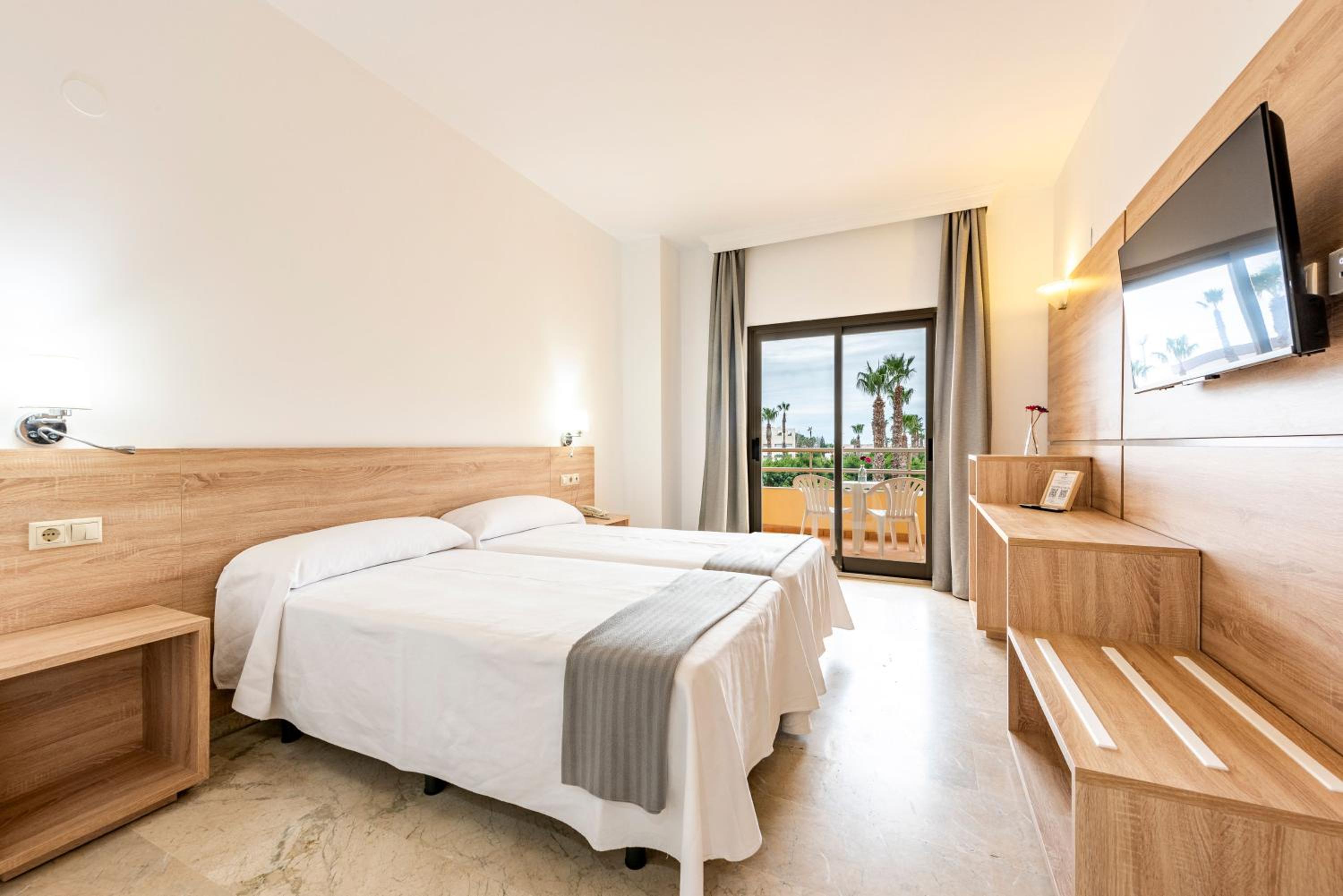 Double or Twin Room with Terrace