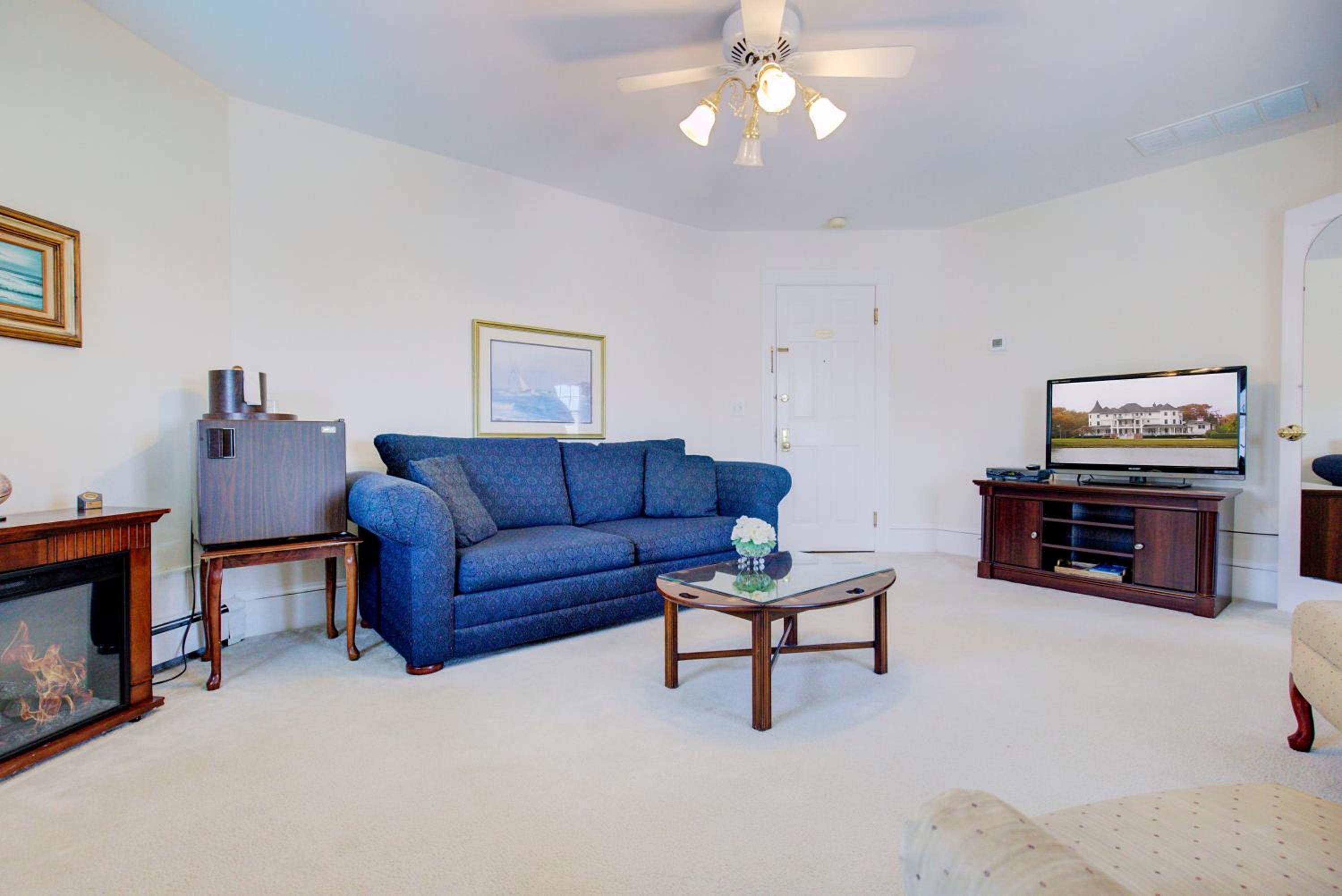 Suite with Lake View