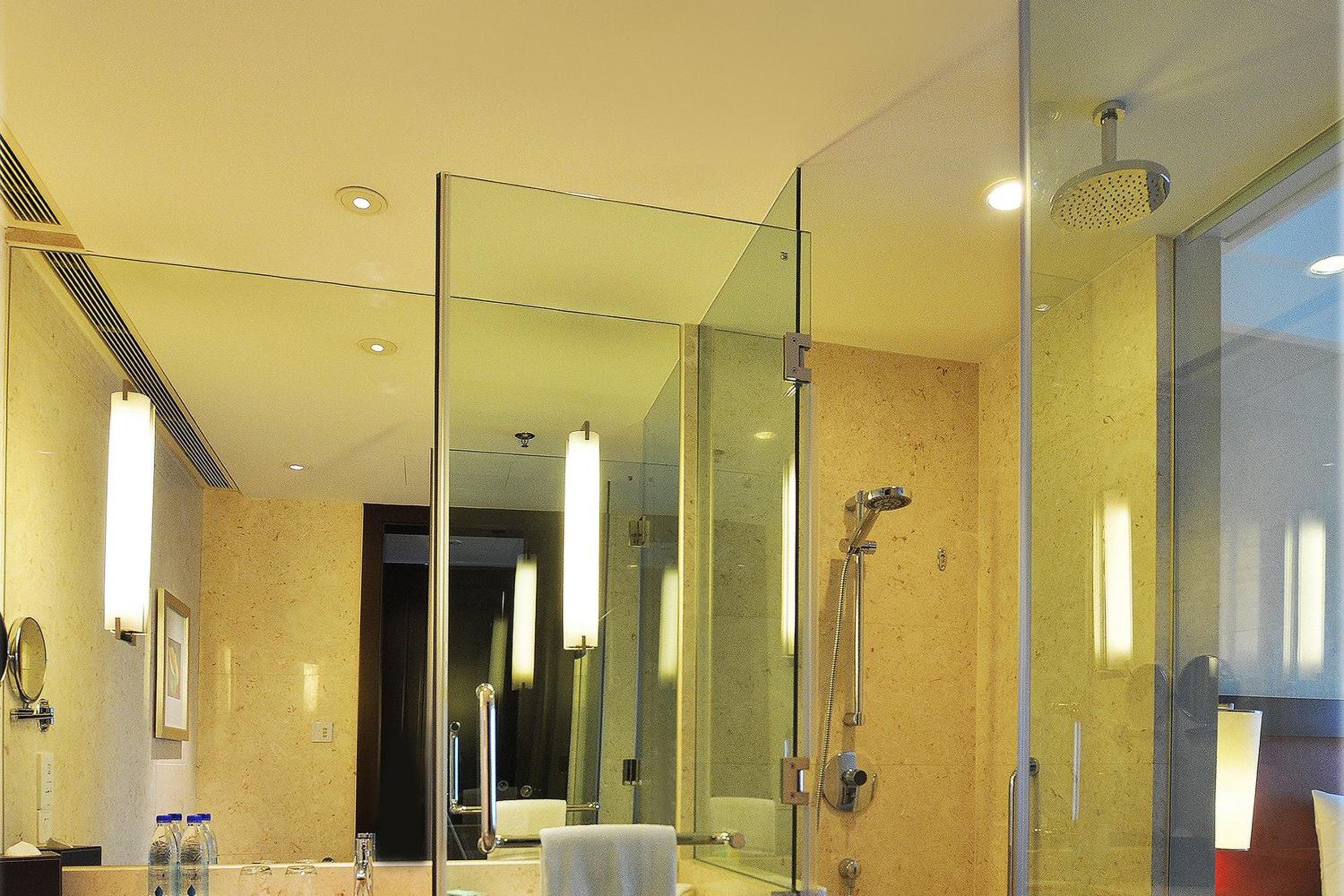 Deluxe King Room, Guest room, 1 King, City view