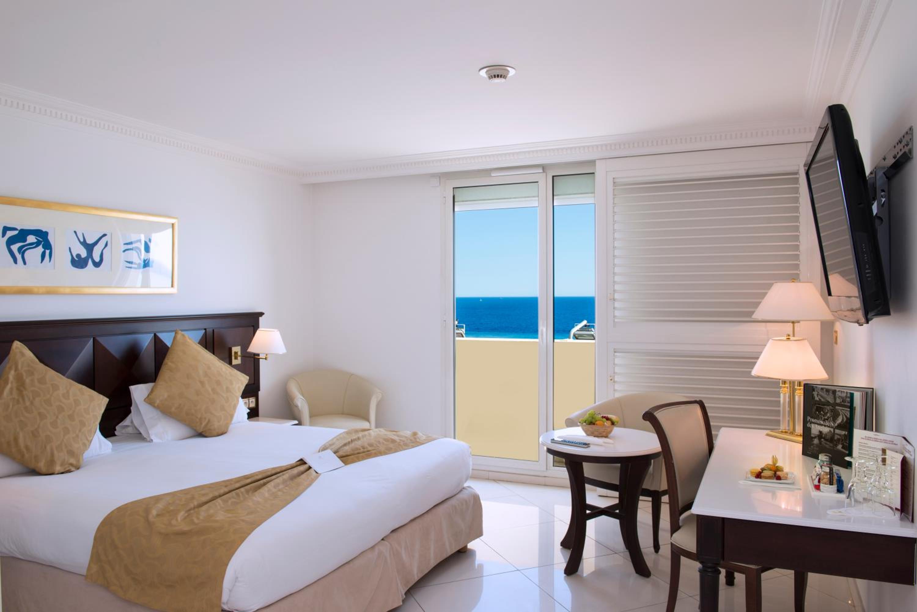 Deluxe Room with Sea View
