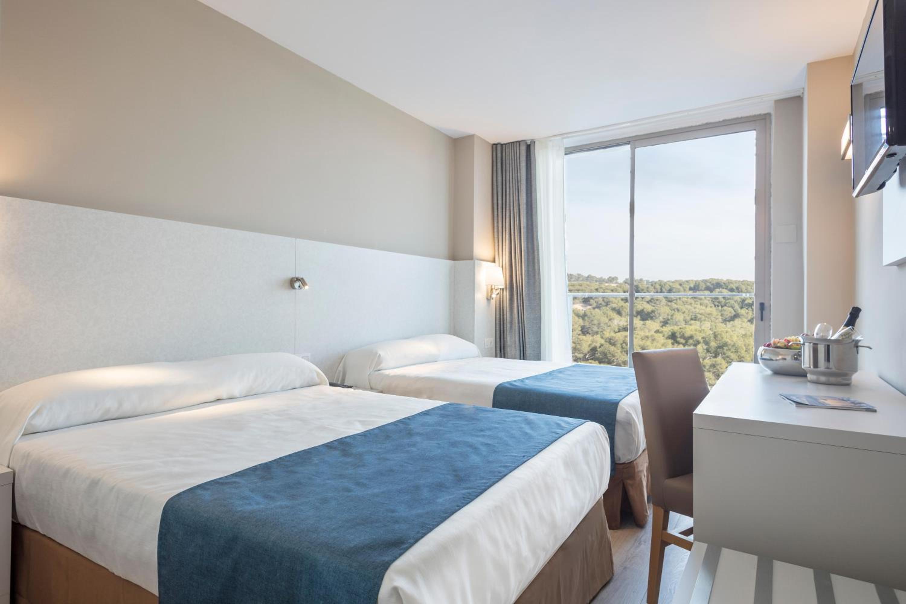  Double Room (3 Adults + 1 Child) 