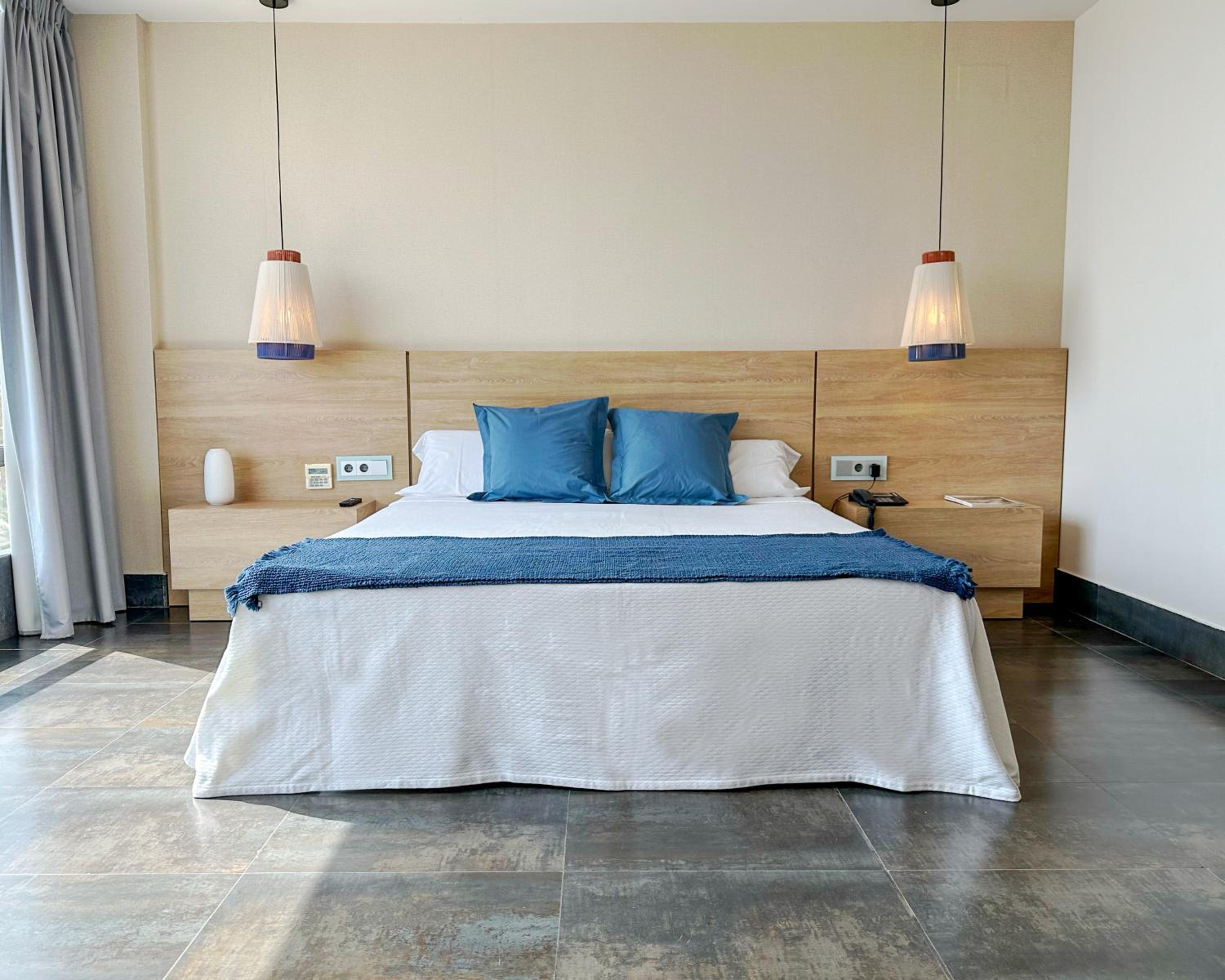 Suite with Sea Views