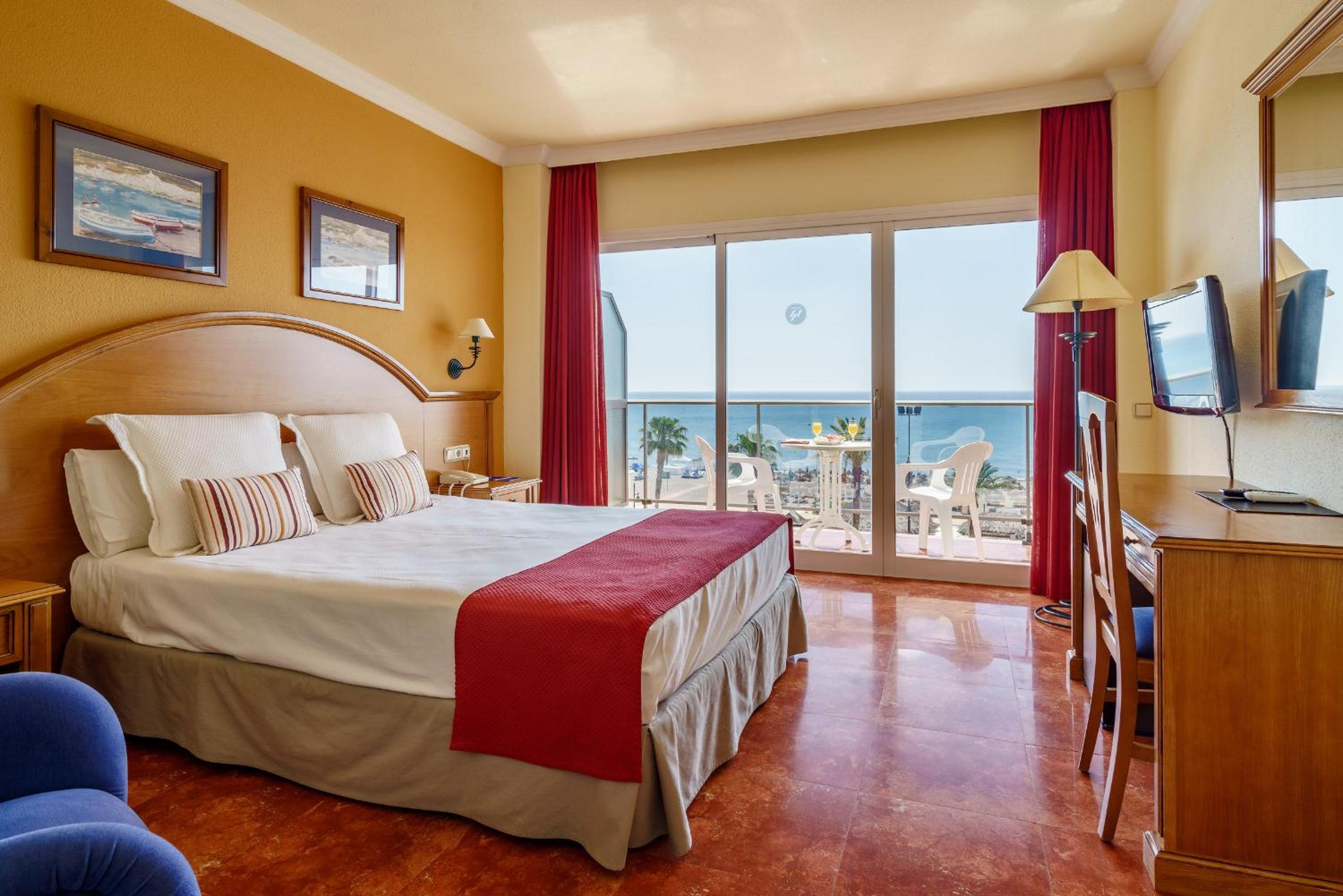 Double or Twin Room with Sea View