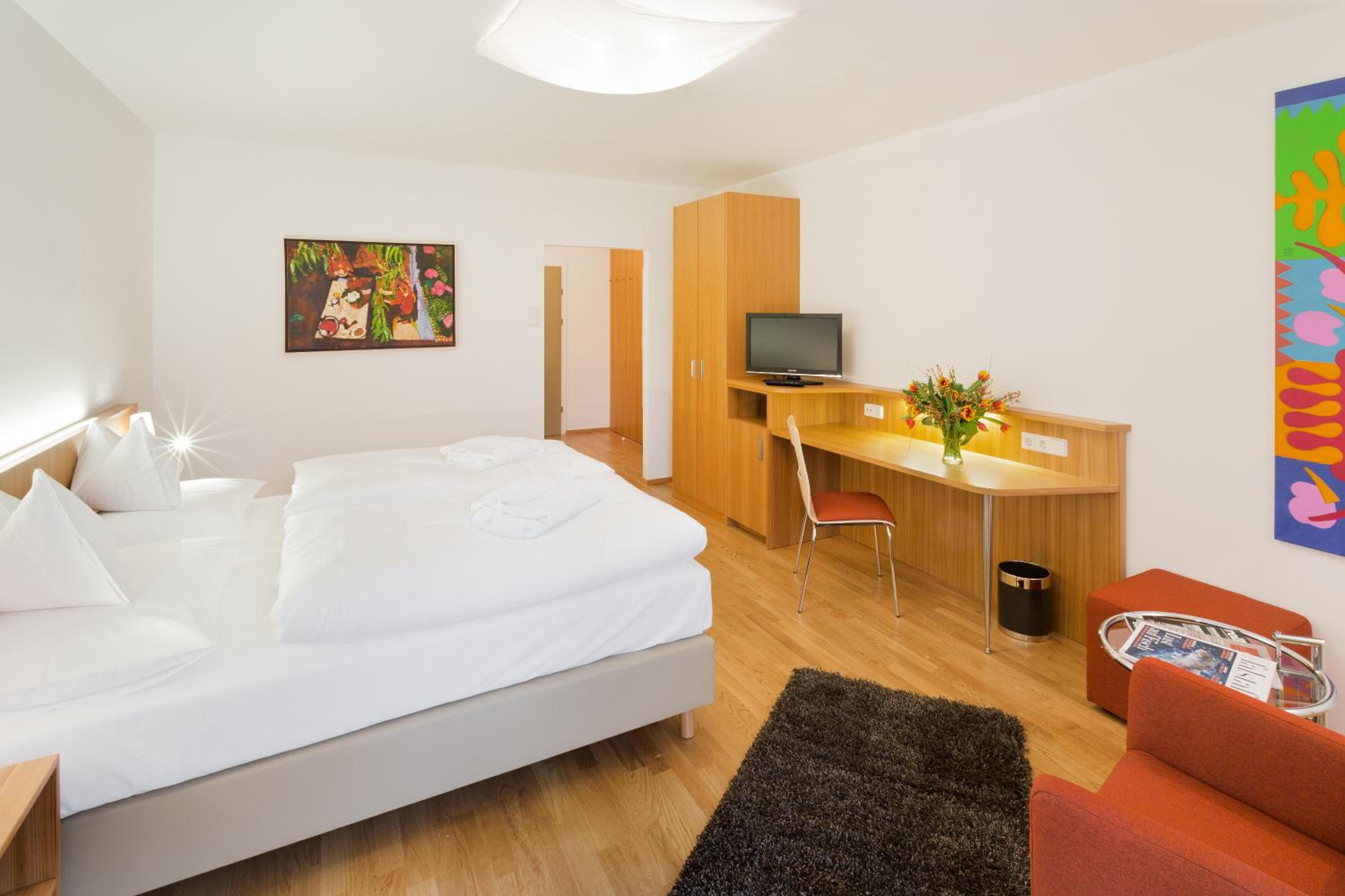 Classic Double Room with City View