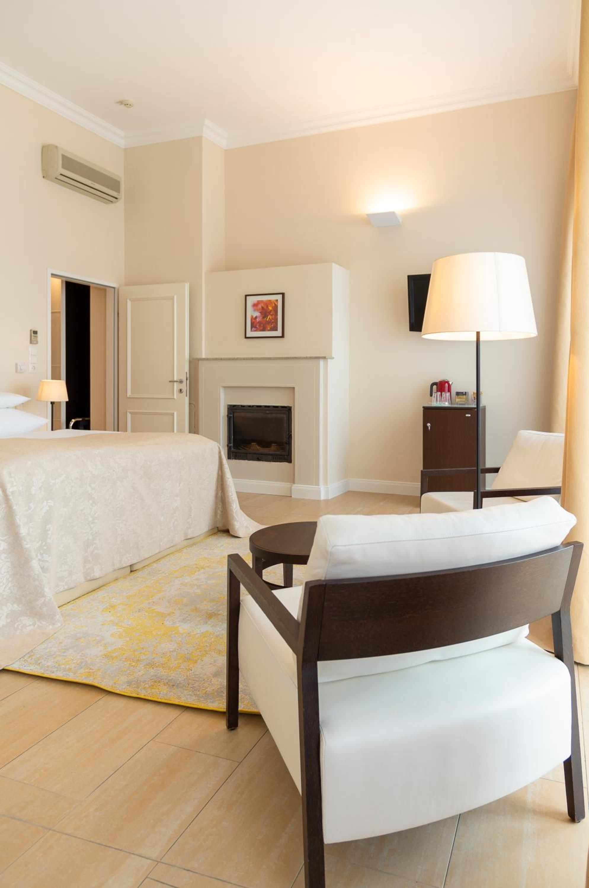 Superior Double Room with Balcony or Terrace and Garden View