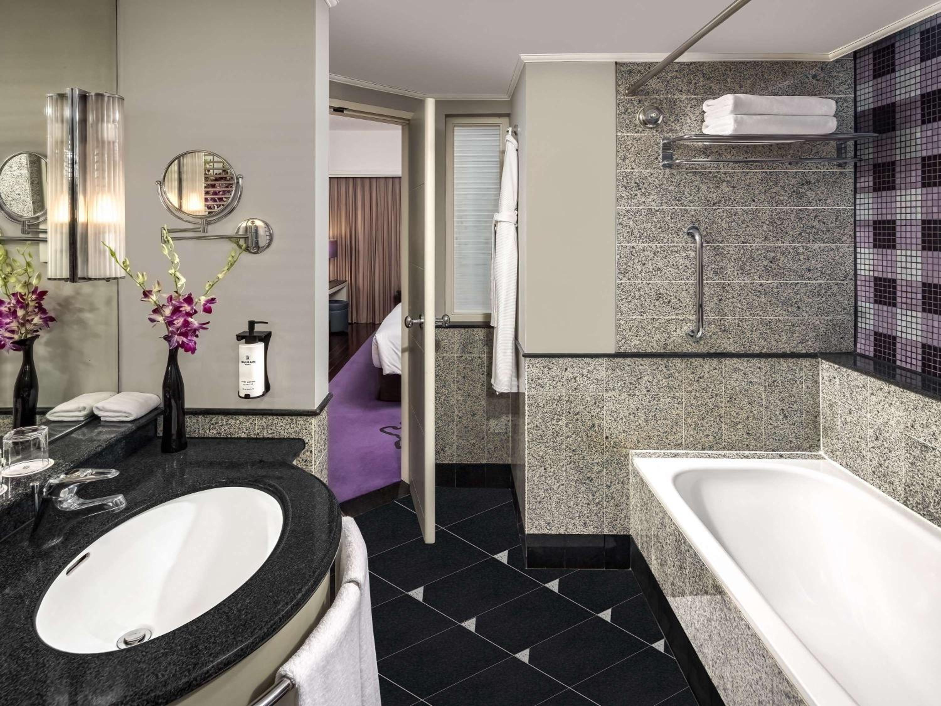 Superior Twin Room with City View