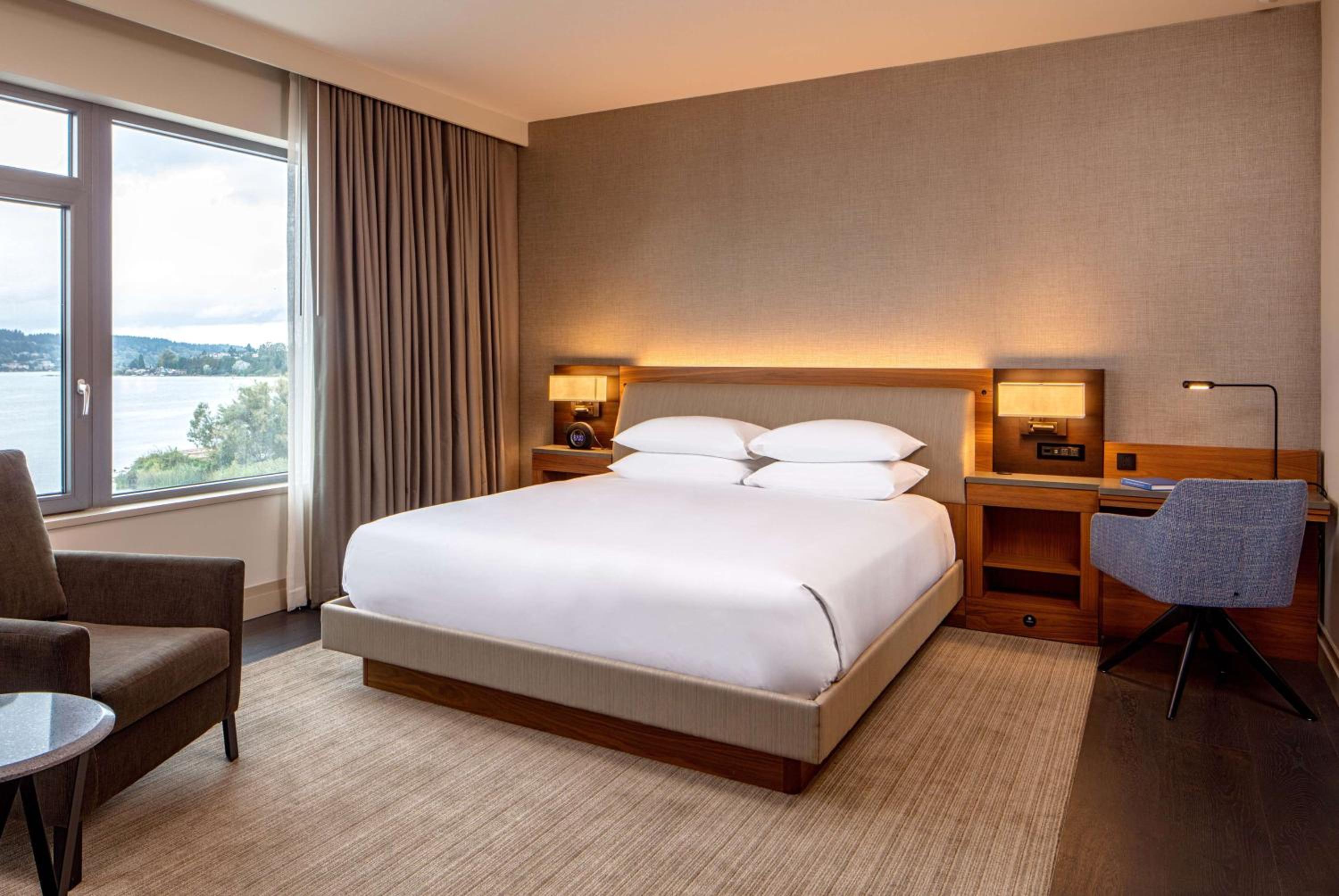Executive Suite with Lake View