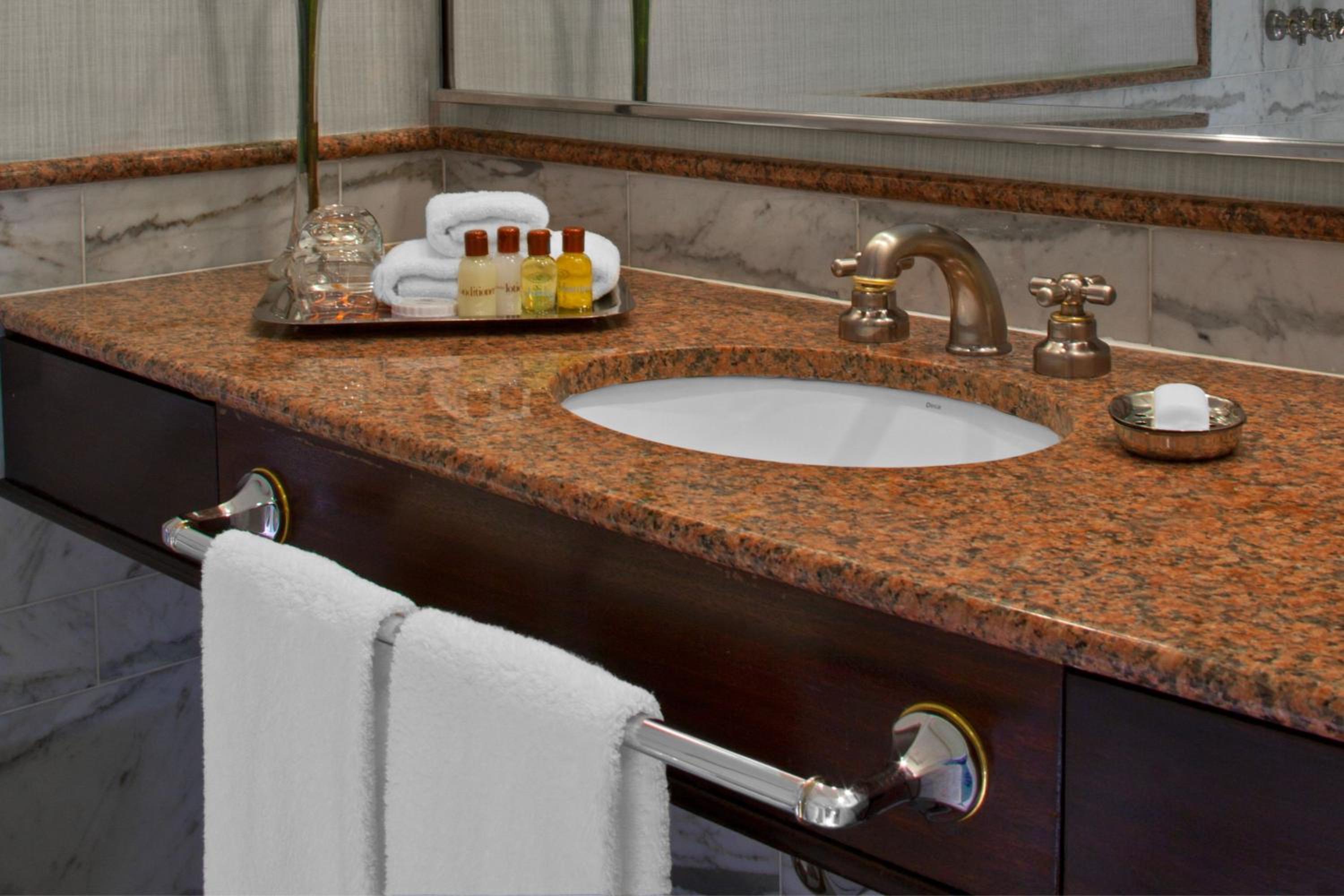 Classic Twin Room - Pool Access