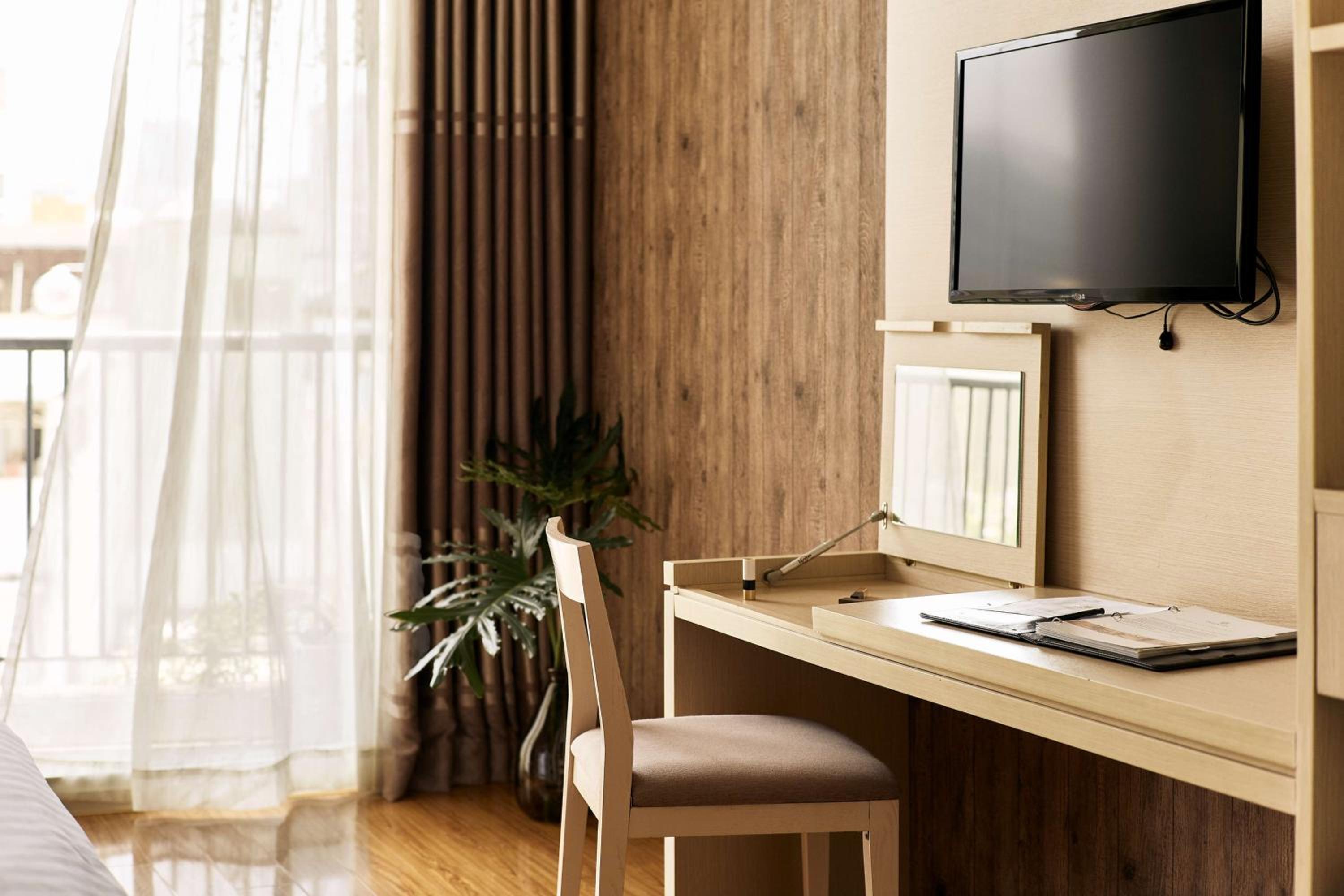 Premier Deluxe Balcony Double Room