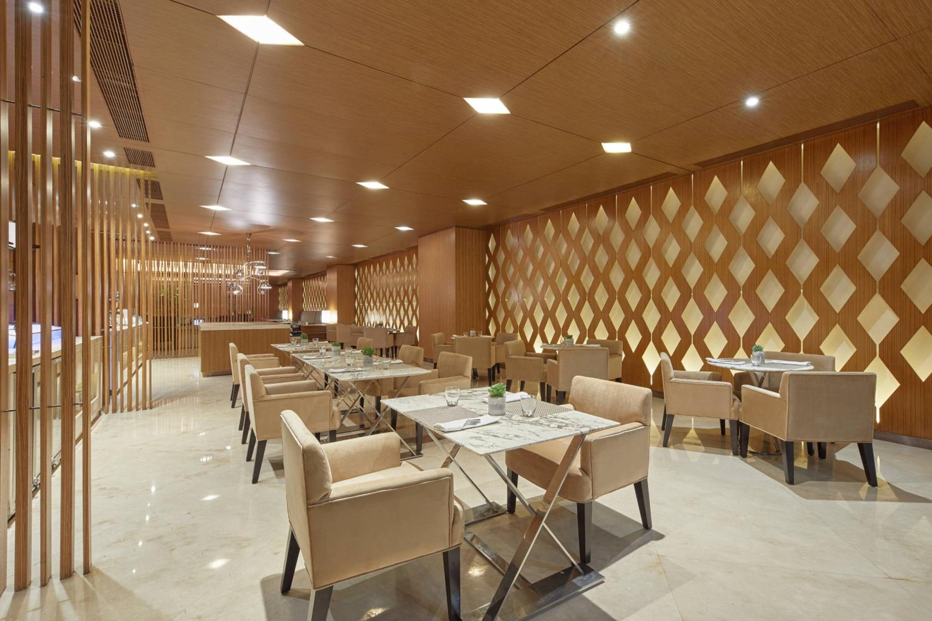 Executive King, Executive lounge access, Guest room, 1 King