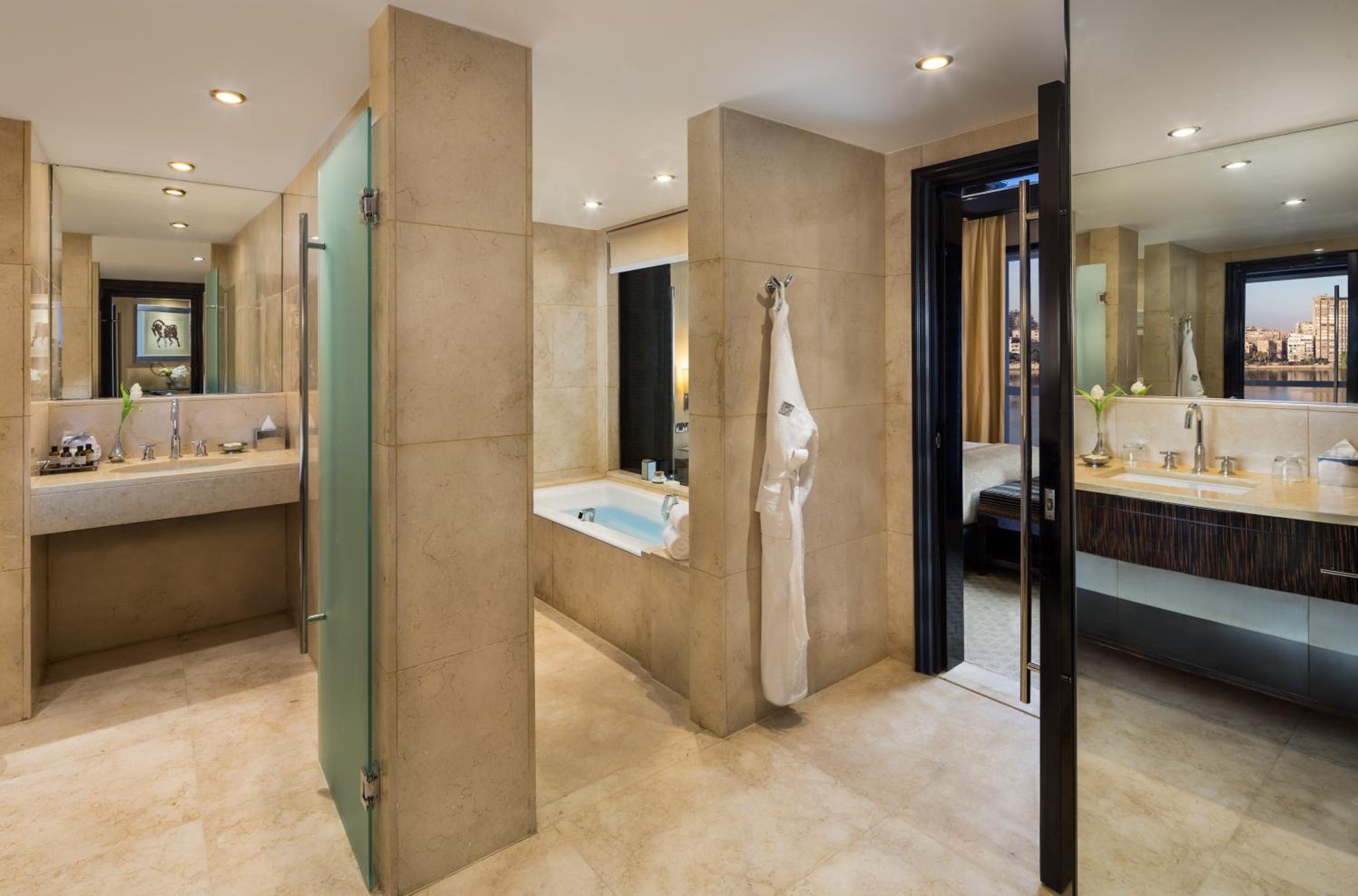 Fairmont Gold Suite with Nile View- Lounge access