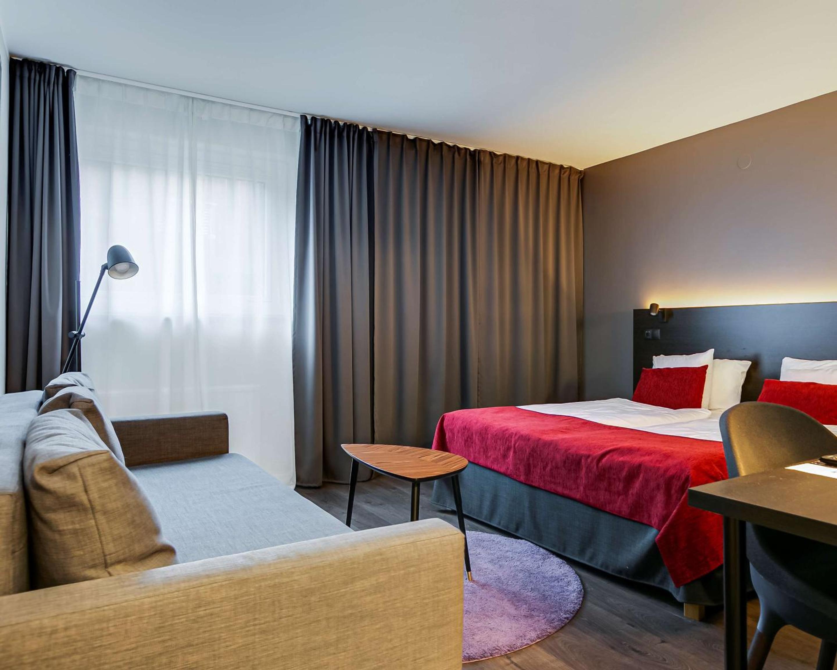 Family Queen Room with Sofa Bed - Non-Smoking