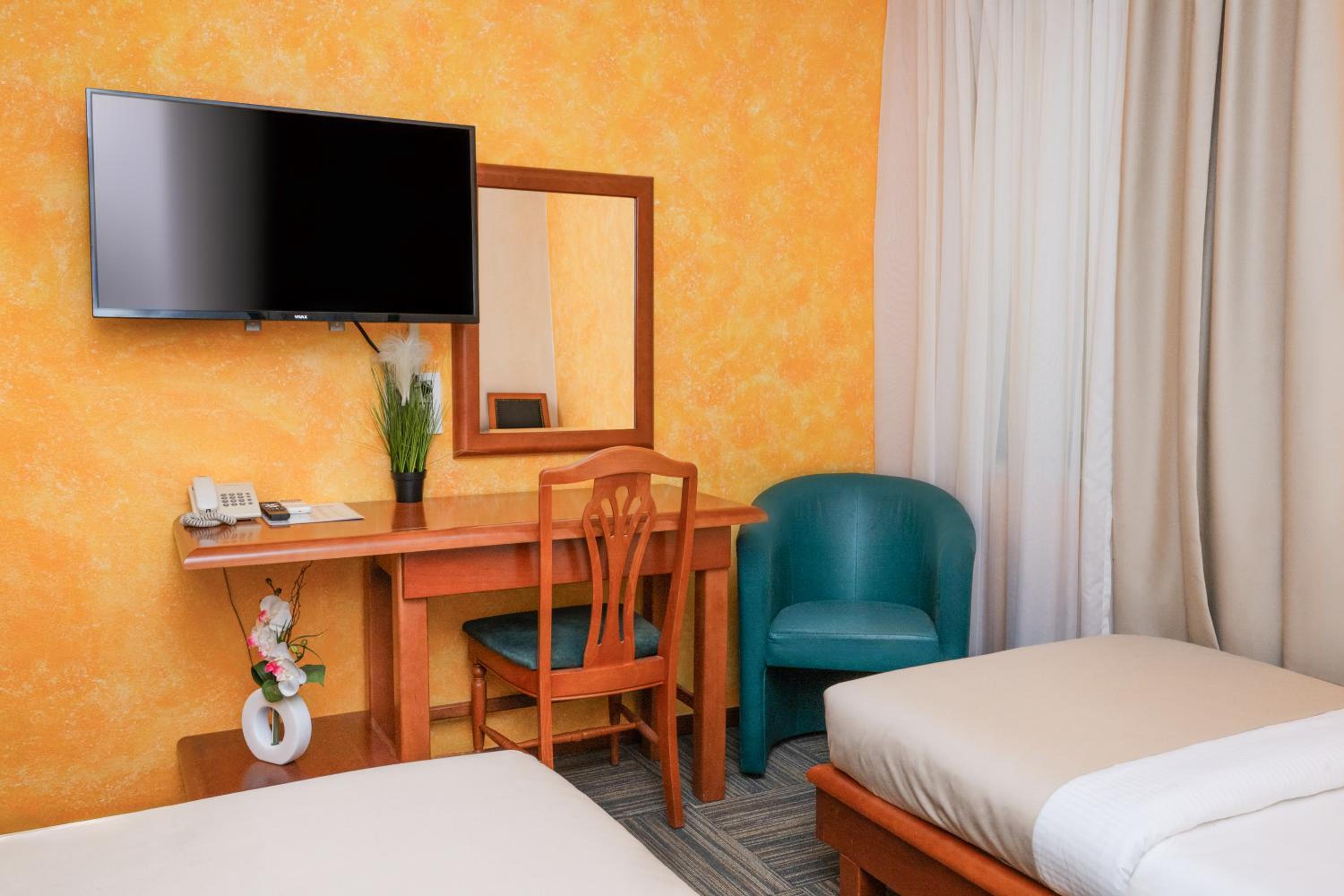 Standard Twin/Double Room