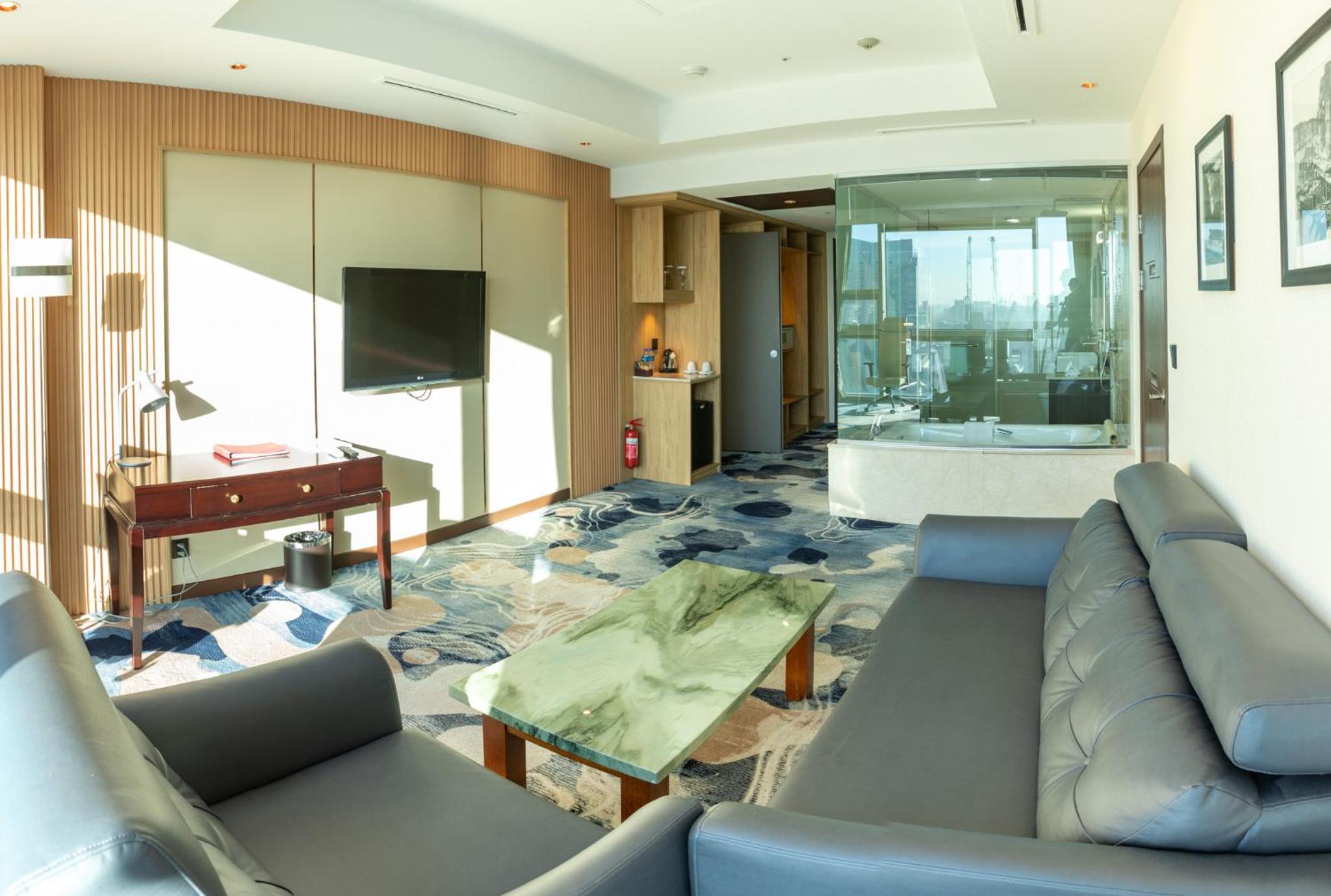 Deluxe Suite Panoramic View