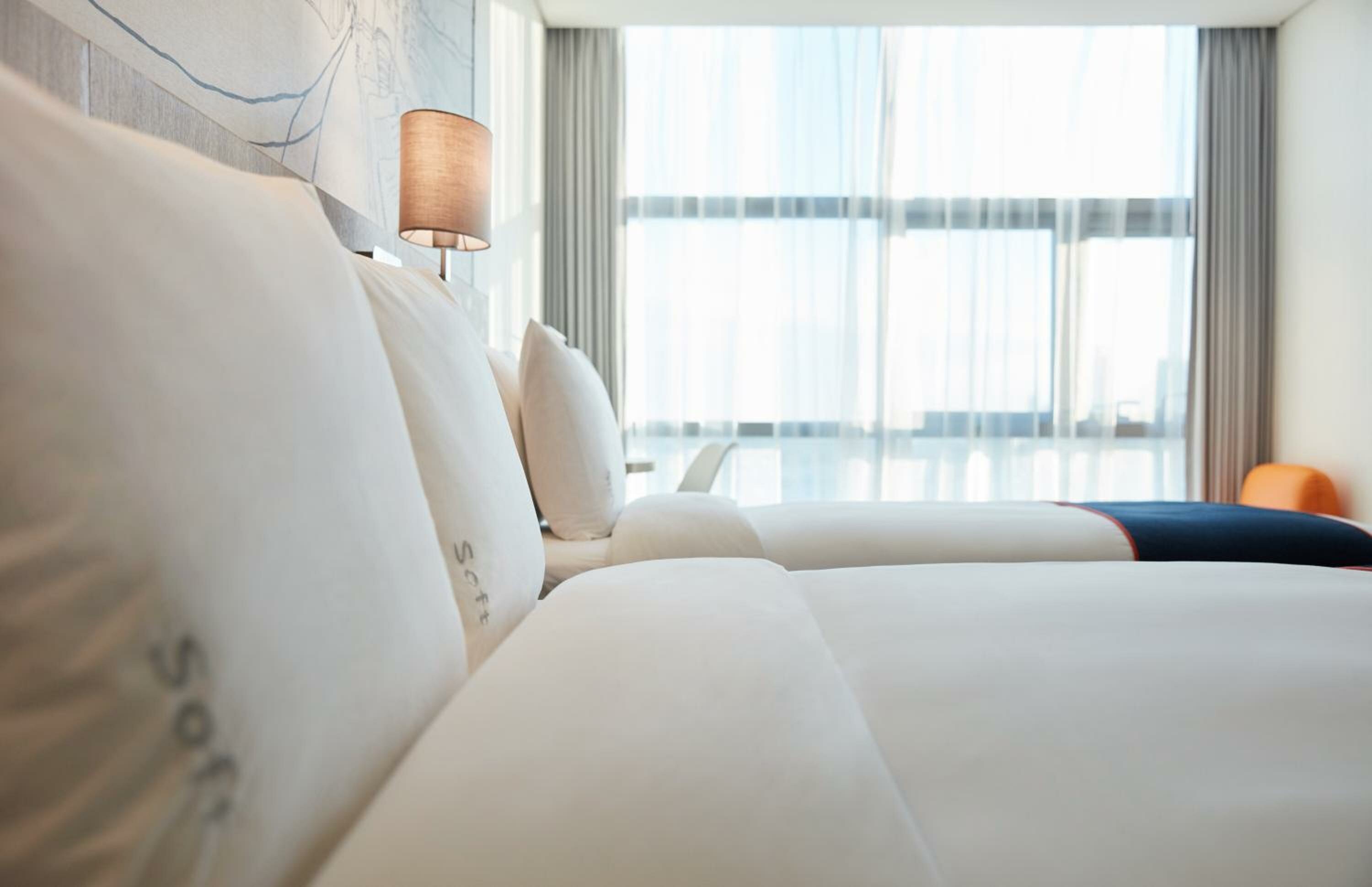 Standard Queen Room with Two Queen Beds - Free Breakfast