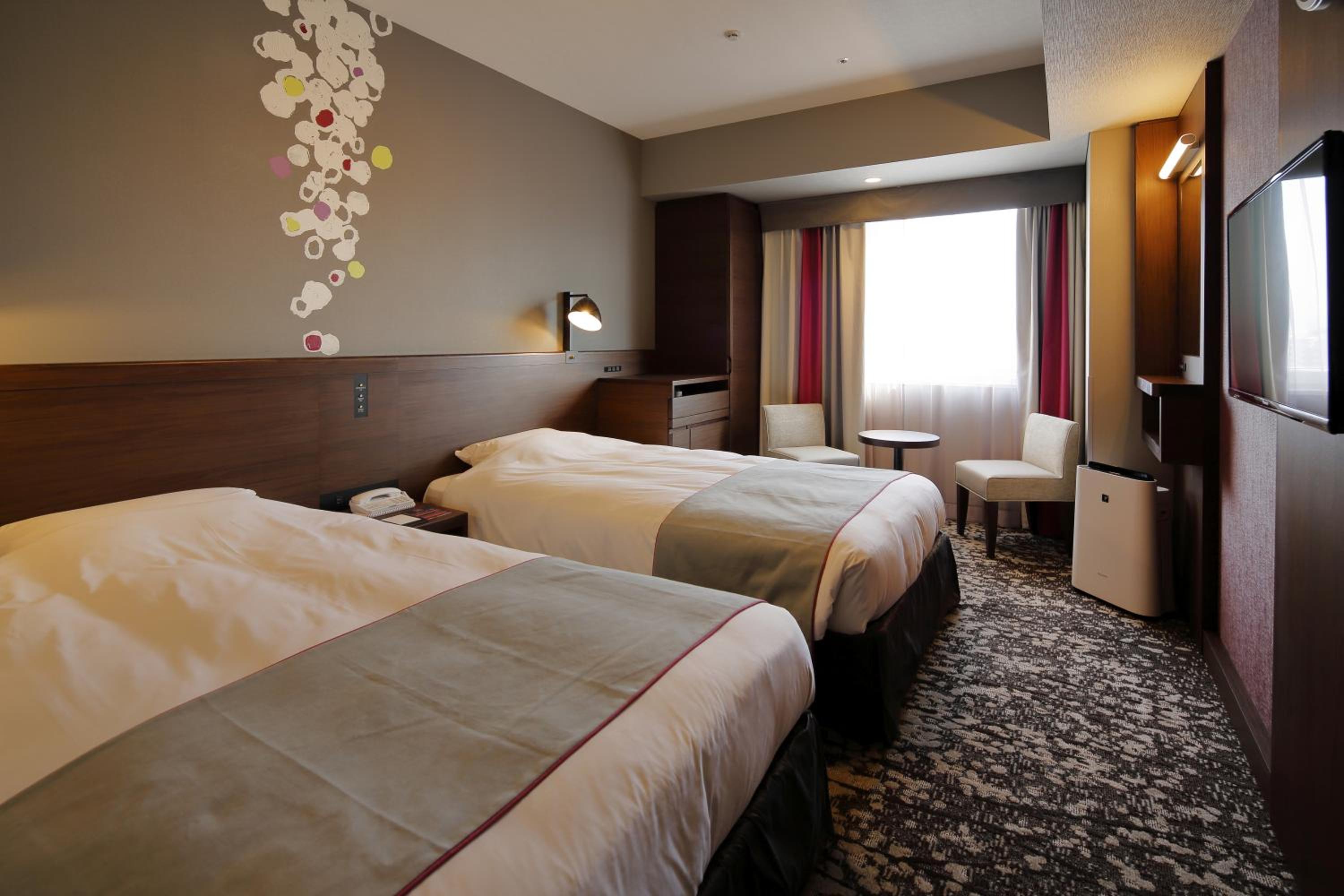 Basic Twin Room for 2 Adult - Non-Smoking