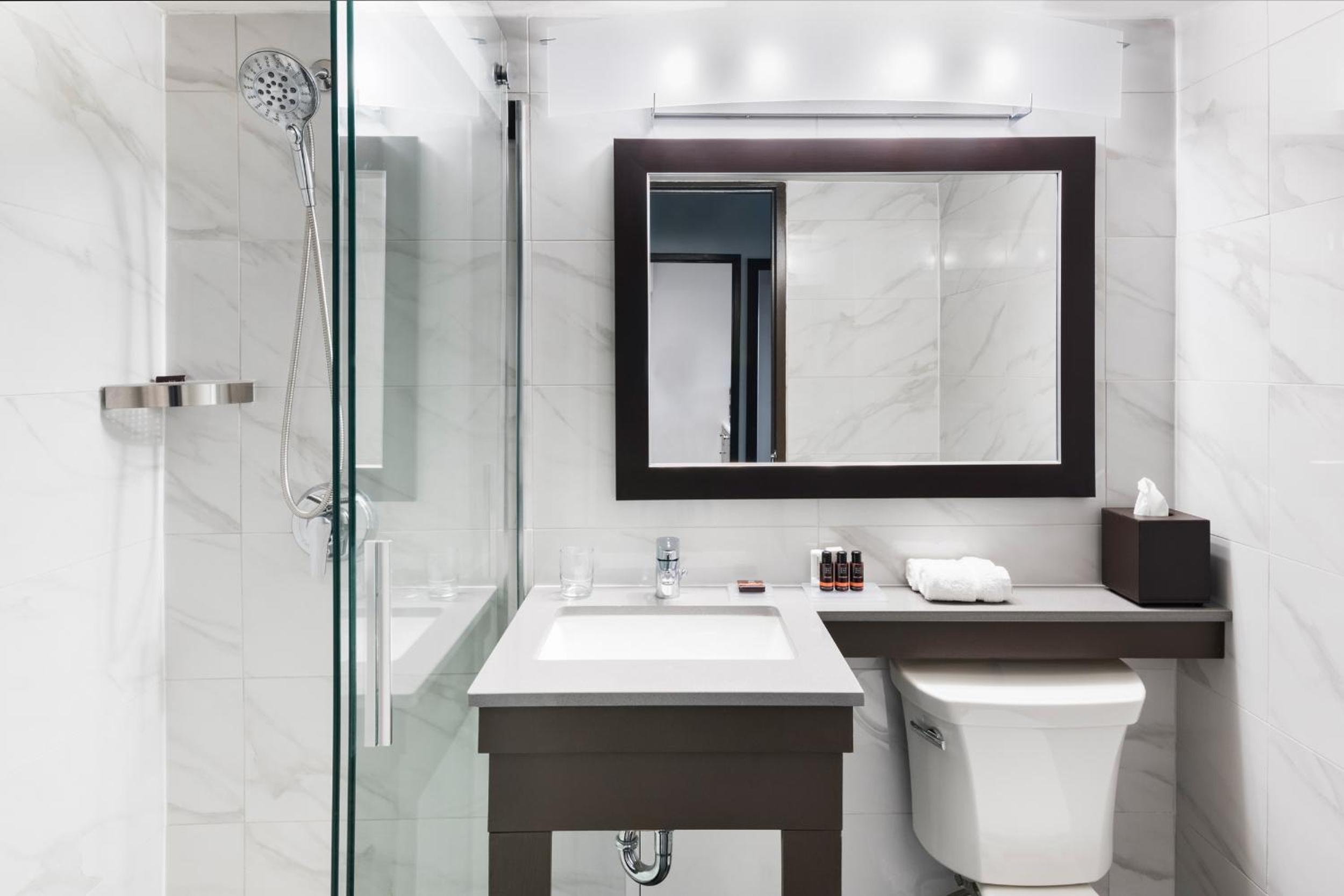 Bachelor Suite with One King Bed