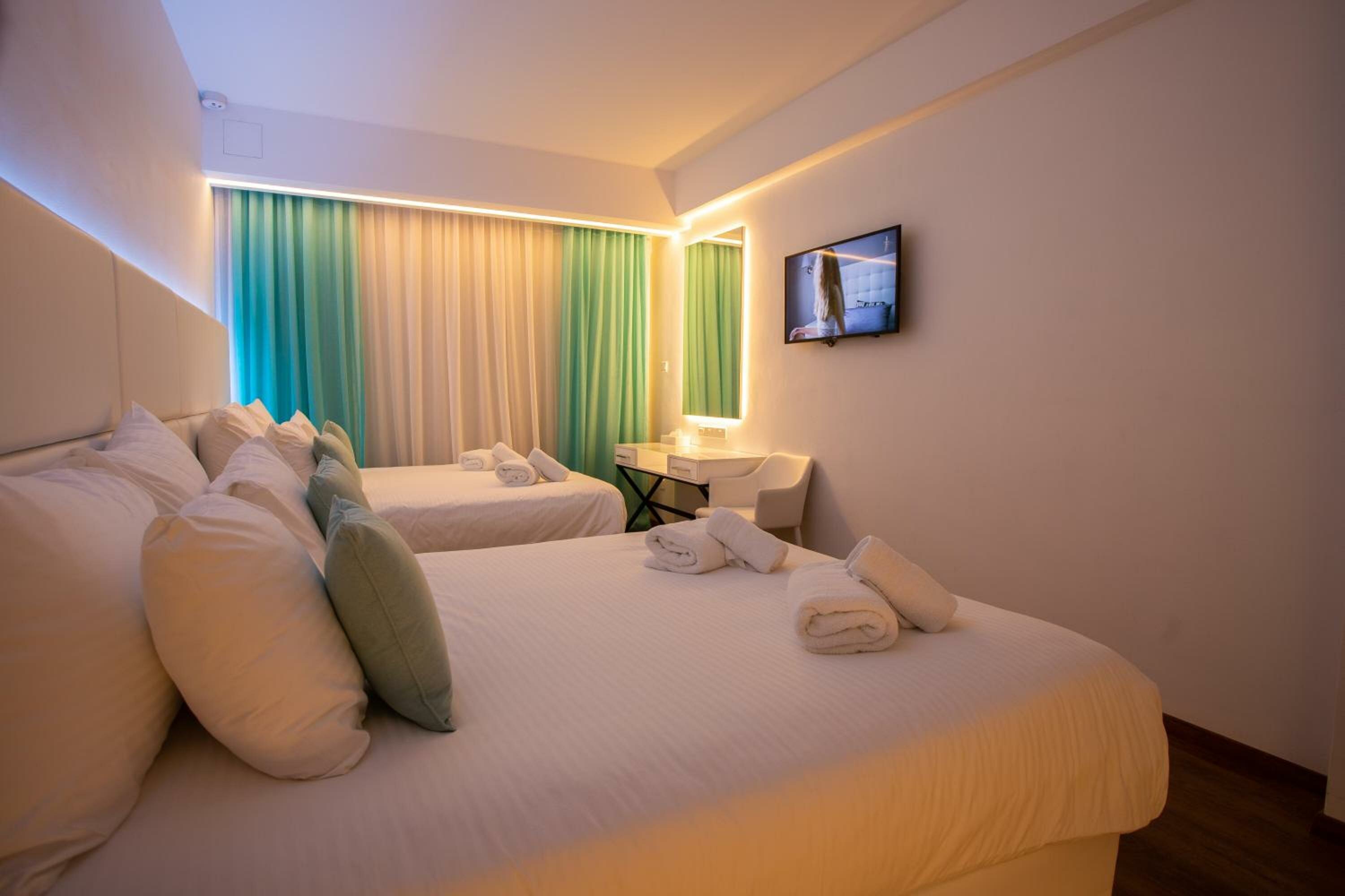 Deluxe Room Urban View (Two King Beds)