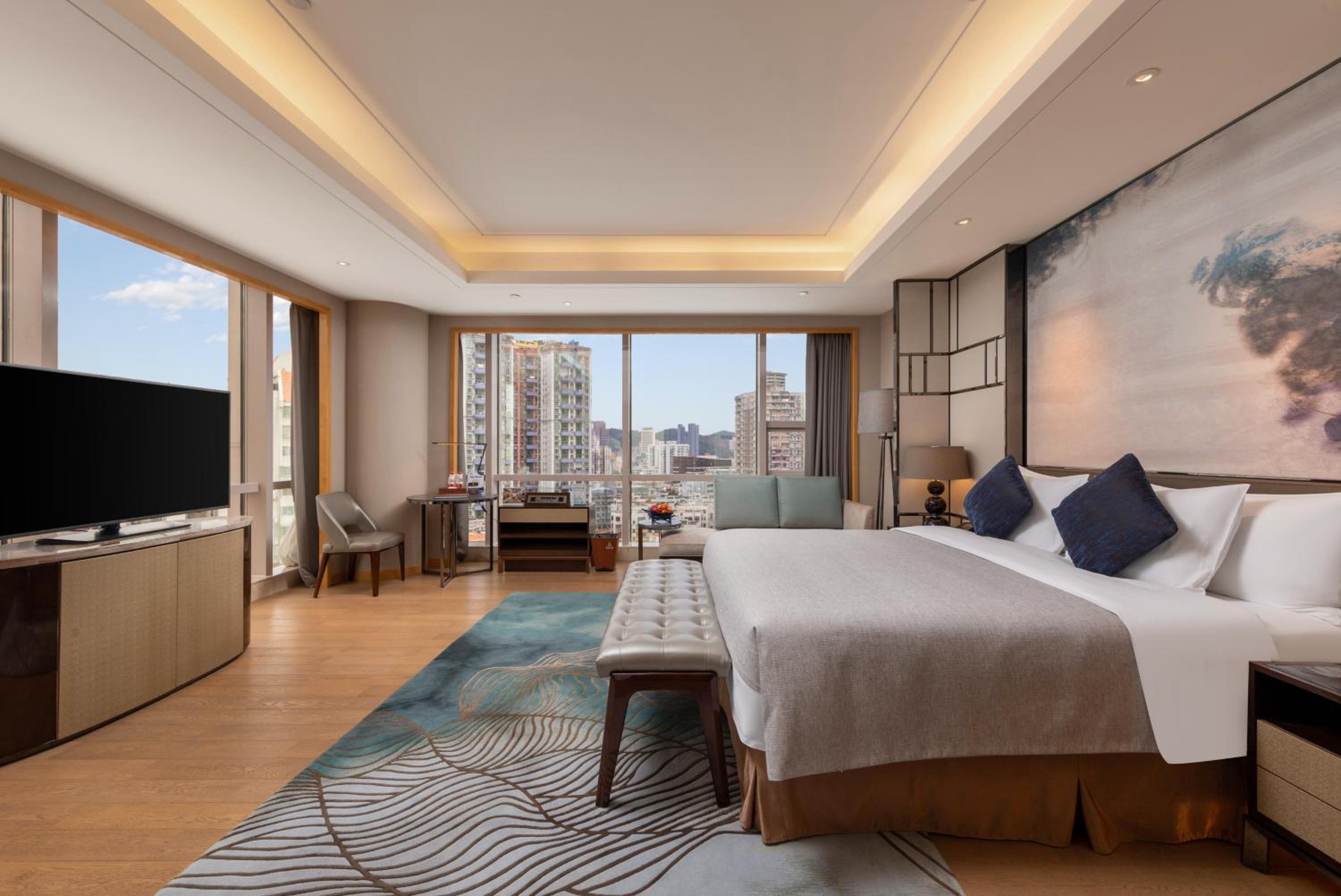 Deluxe Business King Room