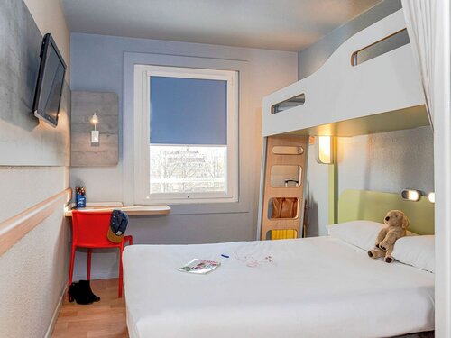 Standard Queen Room with Bunk Bed в Ibis budget Paris Porte de Vanves