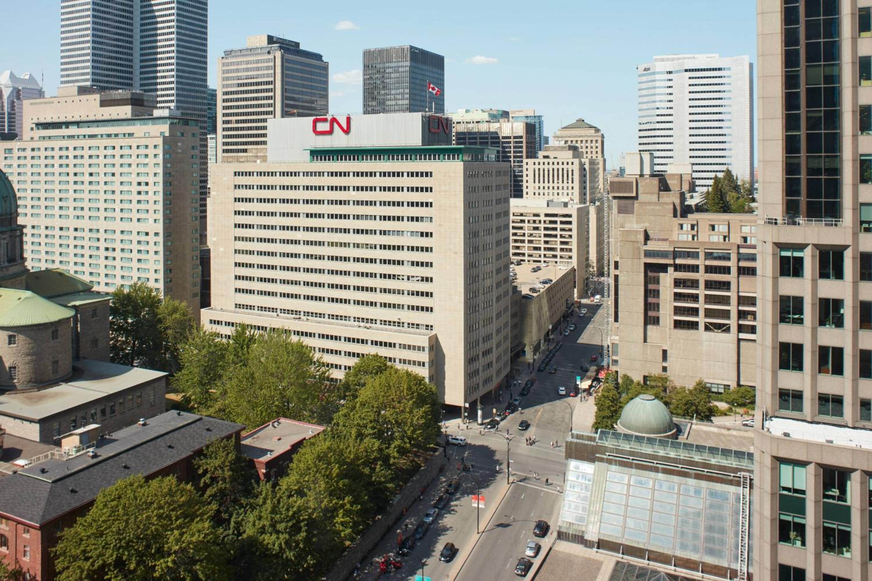 Guest Room with Two Double Beds - City View