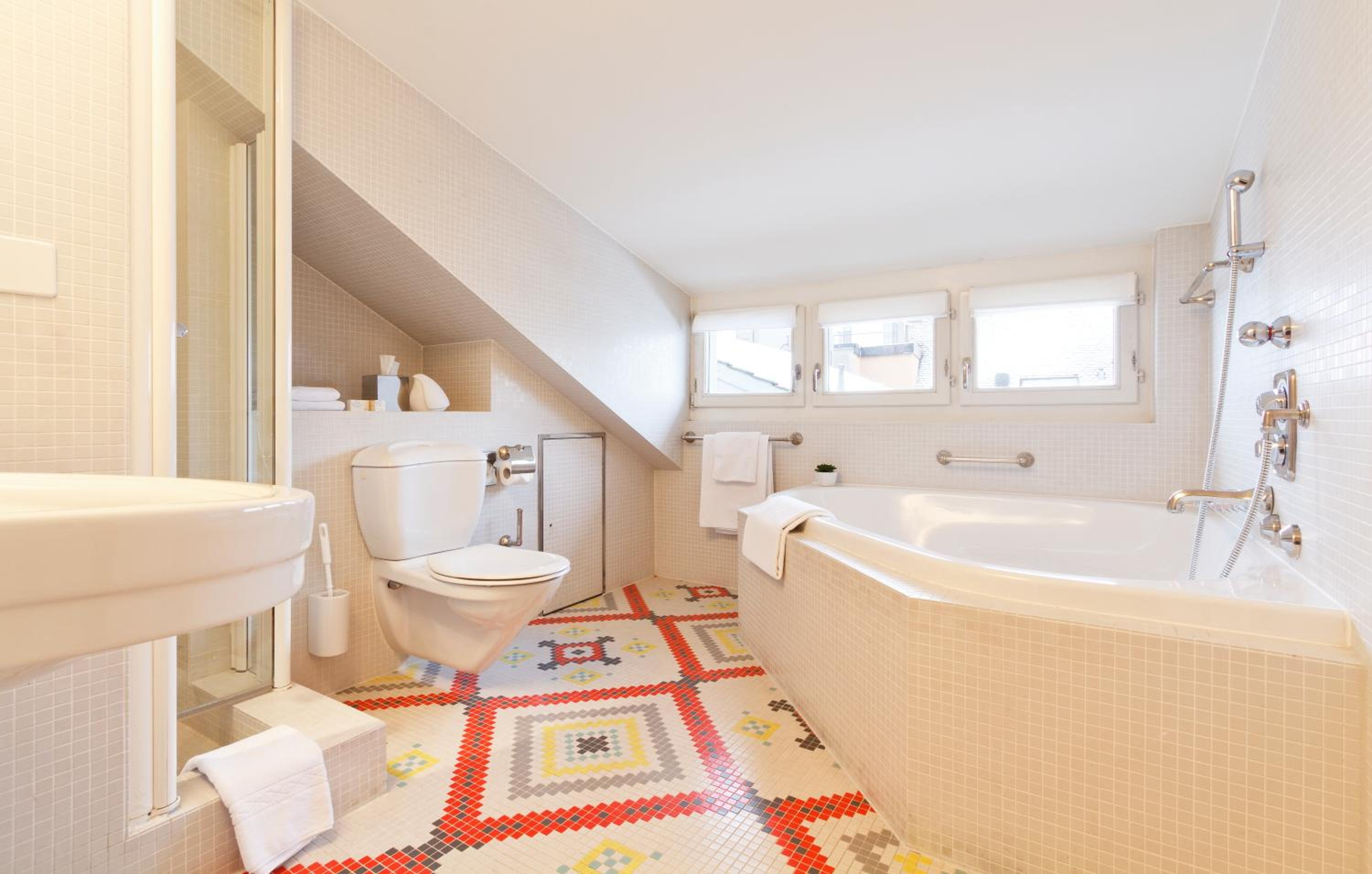 Junior Suite with Terrace and Lake View