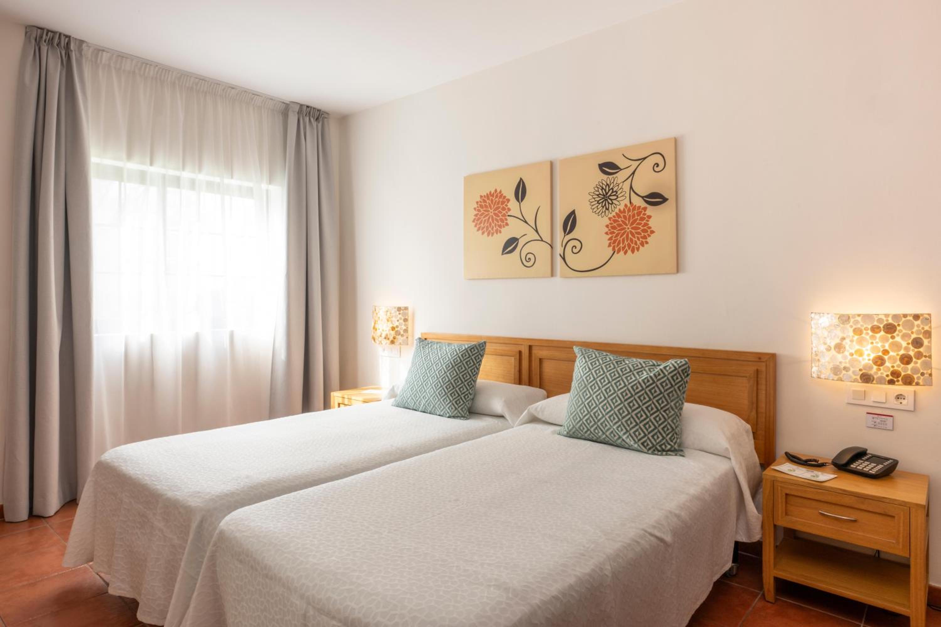 Bungalow (2 Adults + 1 Child)