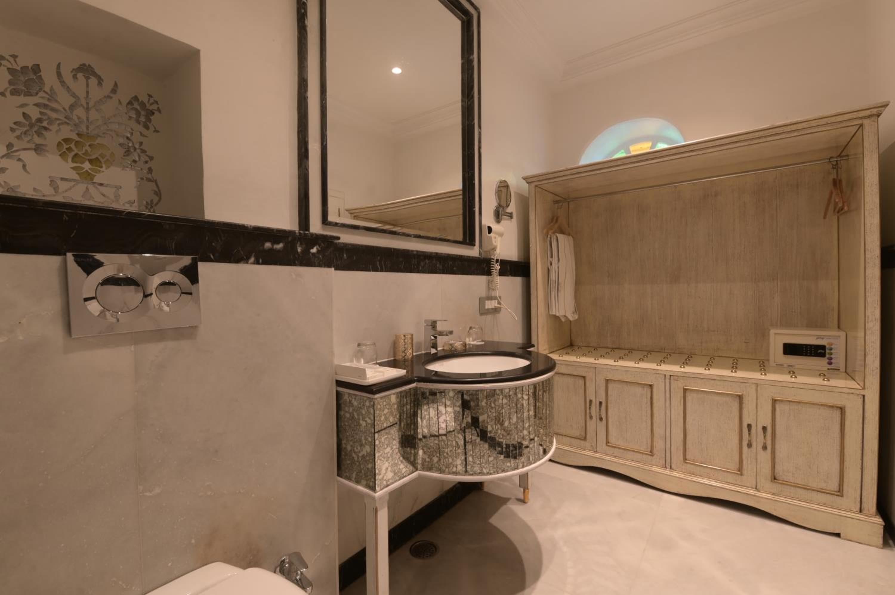 Haveli Room Non Lake Facing: Avail 15% Discount on all restaurant bills,50% Discount on any spa services (Valid for stay till 30th September 2025)