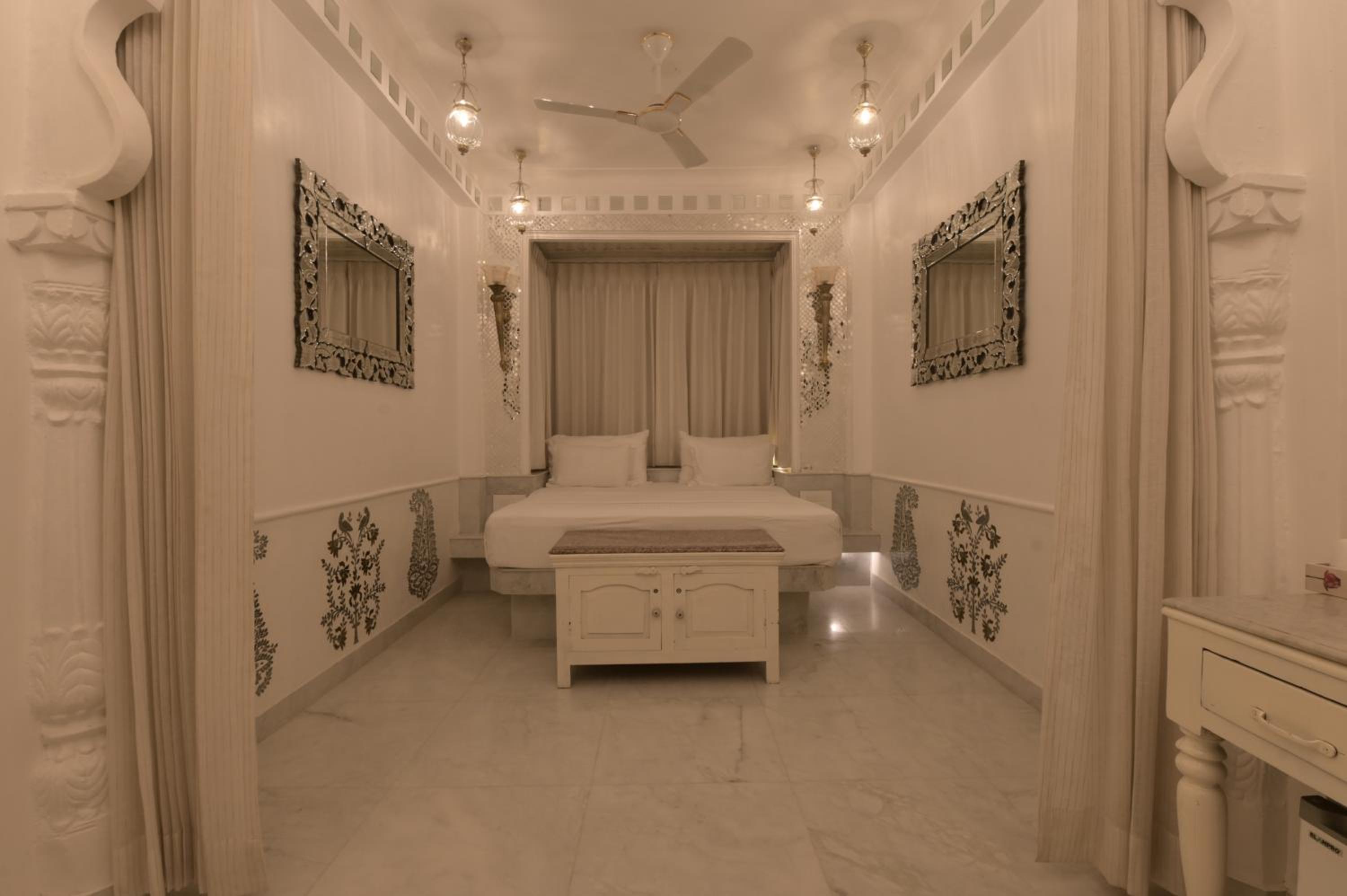 Standard Room Non Lake Facing :  Avail 15% Discount on all restaurant bills,50% Discount on any spa services (Valid for stay till 30th September 2025)
