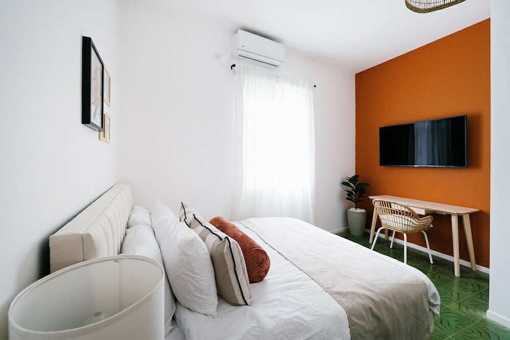 Carmel Beach House 3BR w/ Roof deck 201