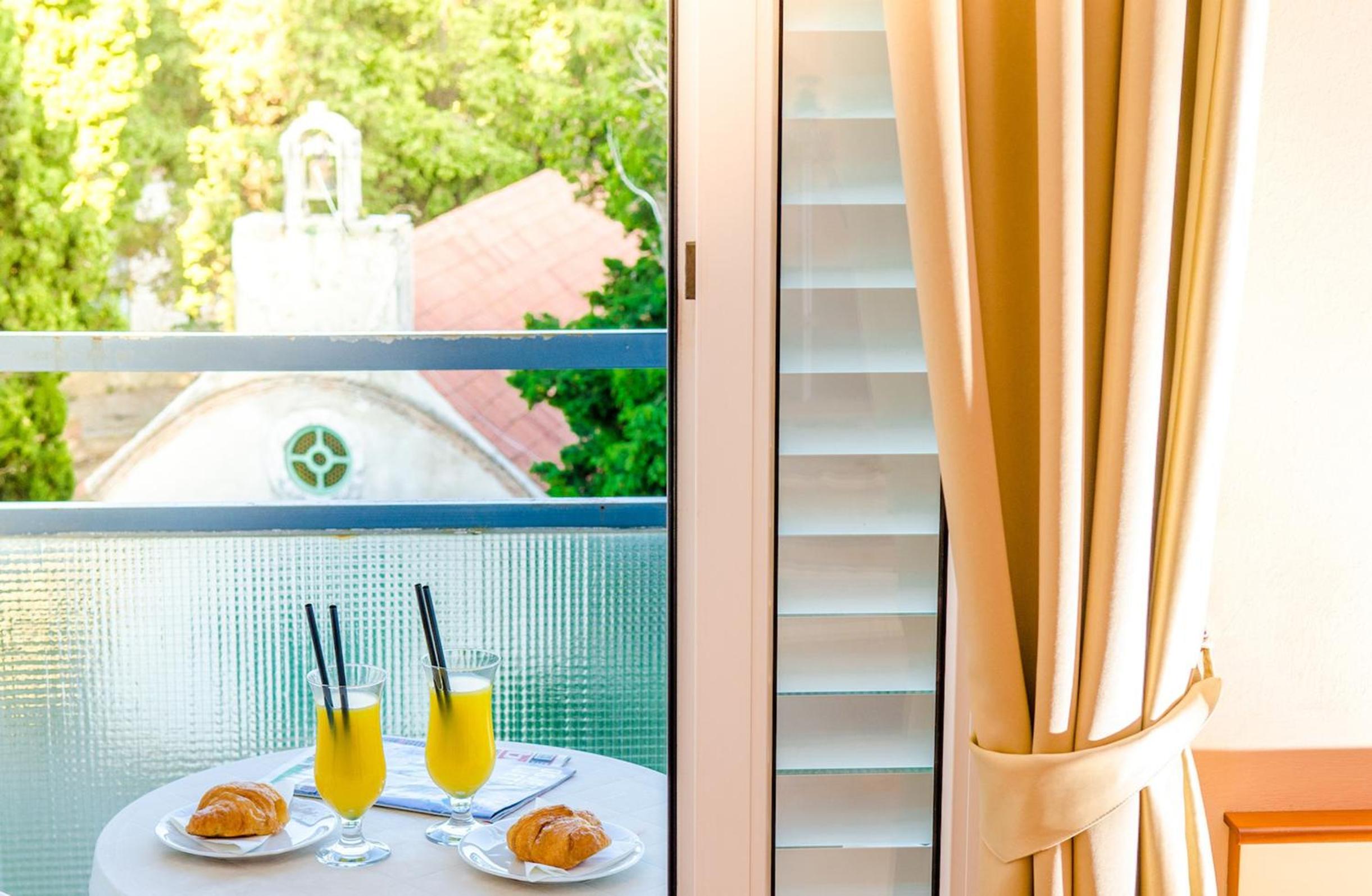 Economy Twin Room with Balcony