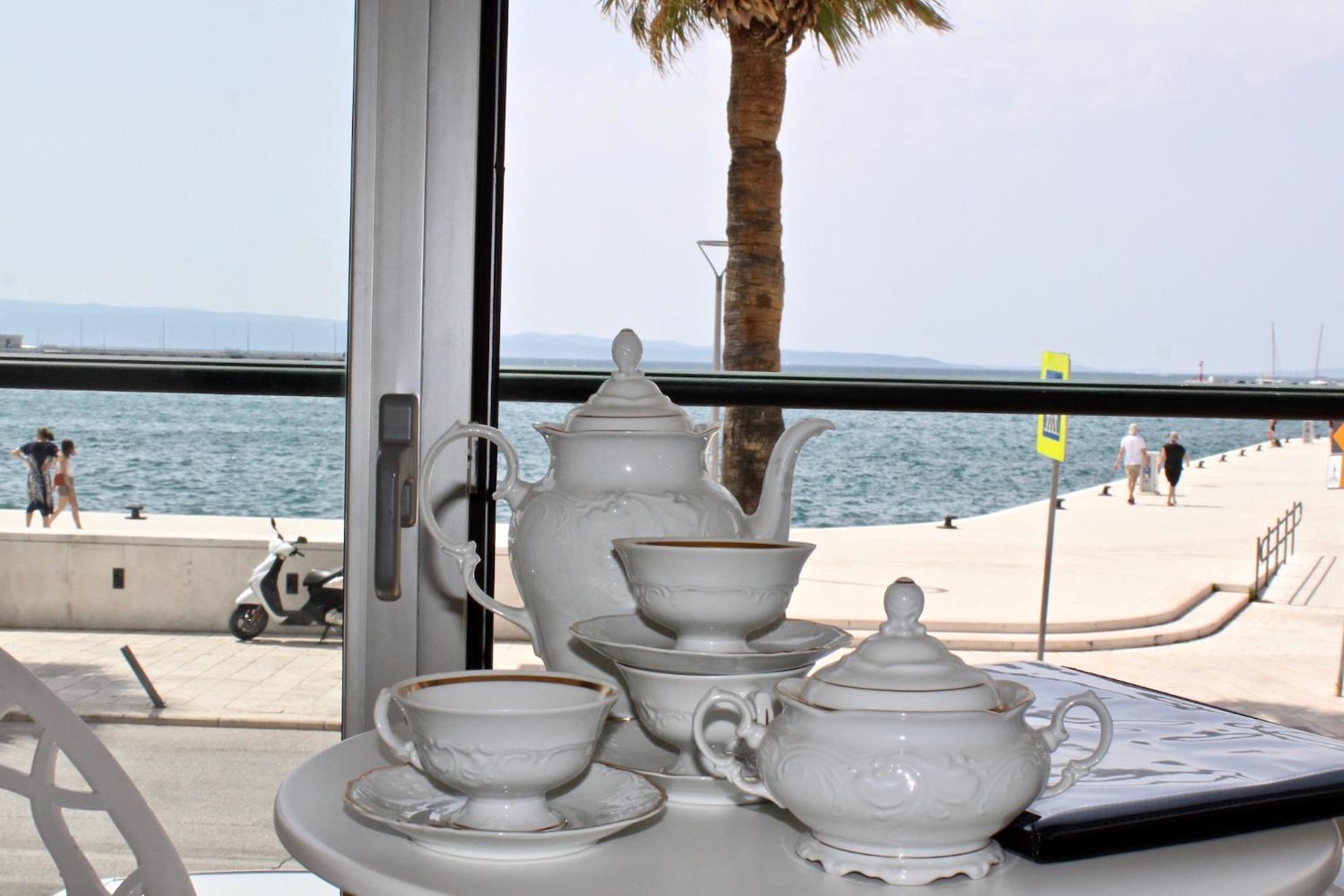 Luxury Room - sea view  & loggia