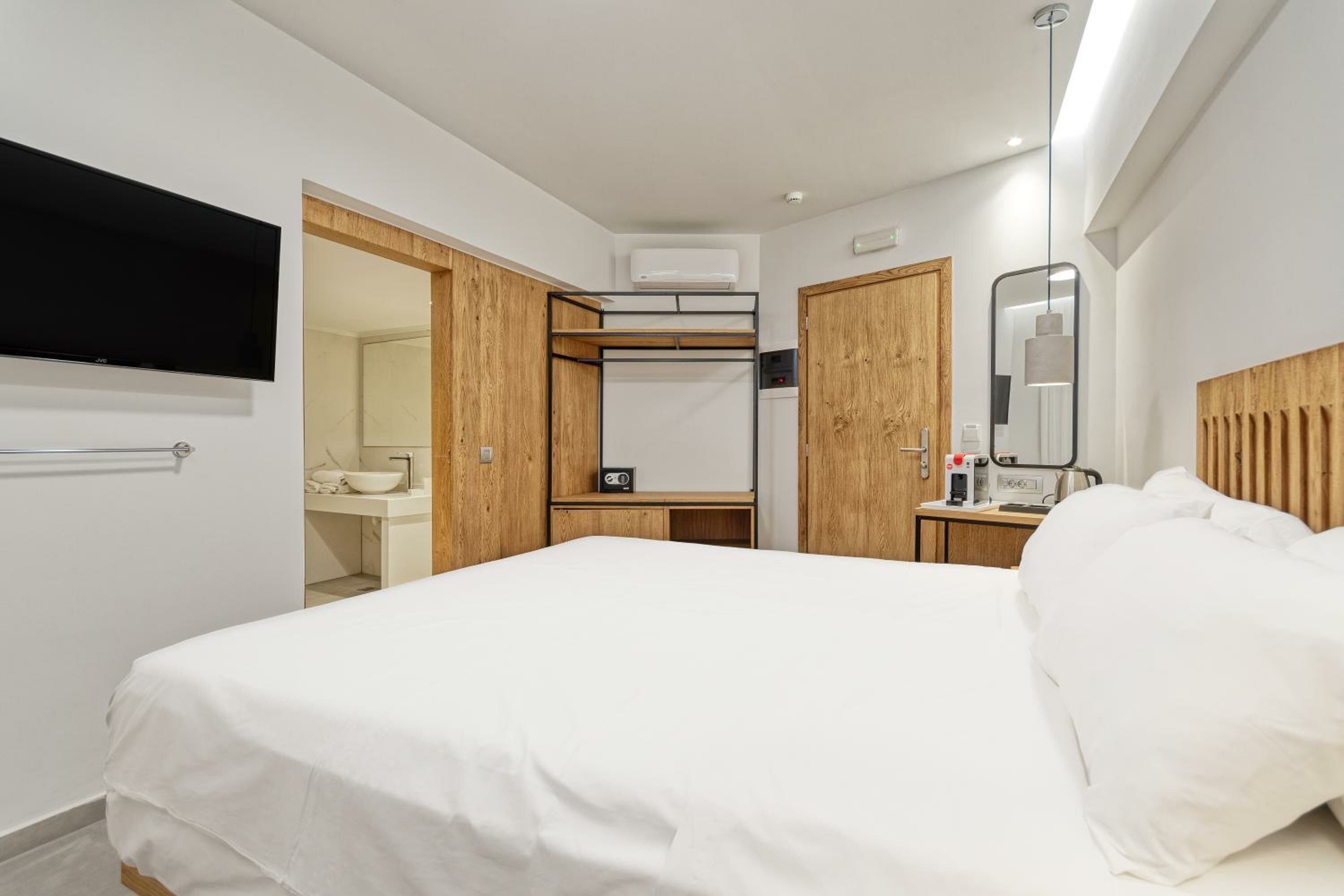 Classic Double Room- Basement (annex)